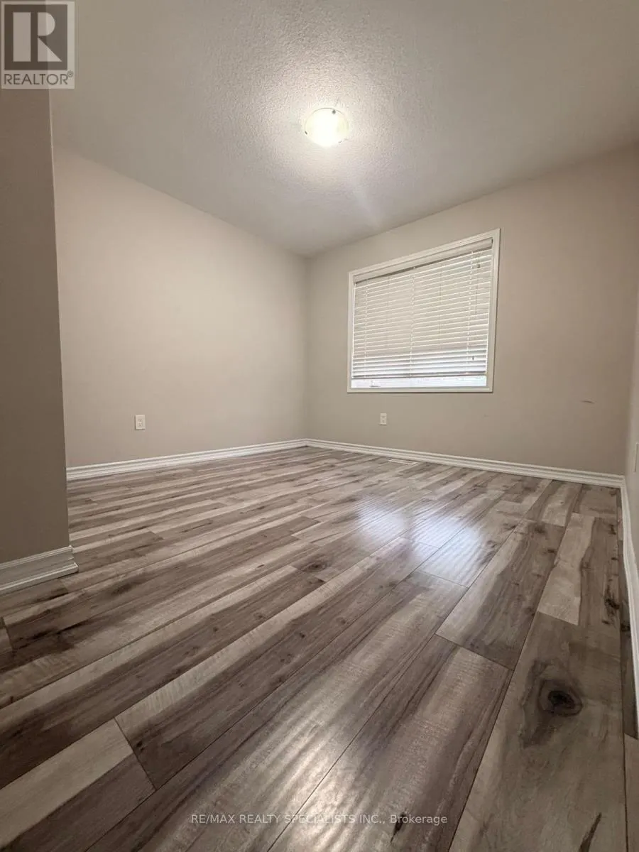 98 BENHURST CRESCENT