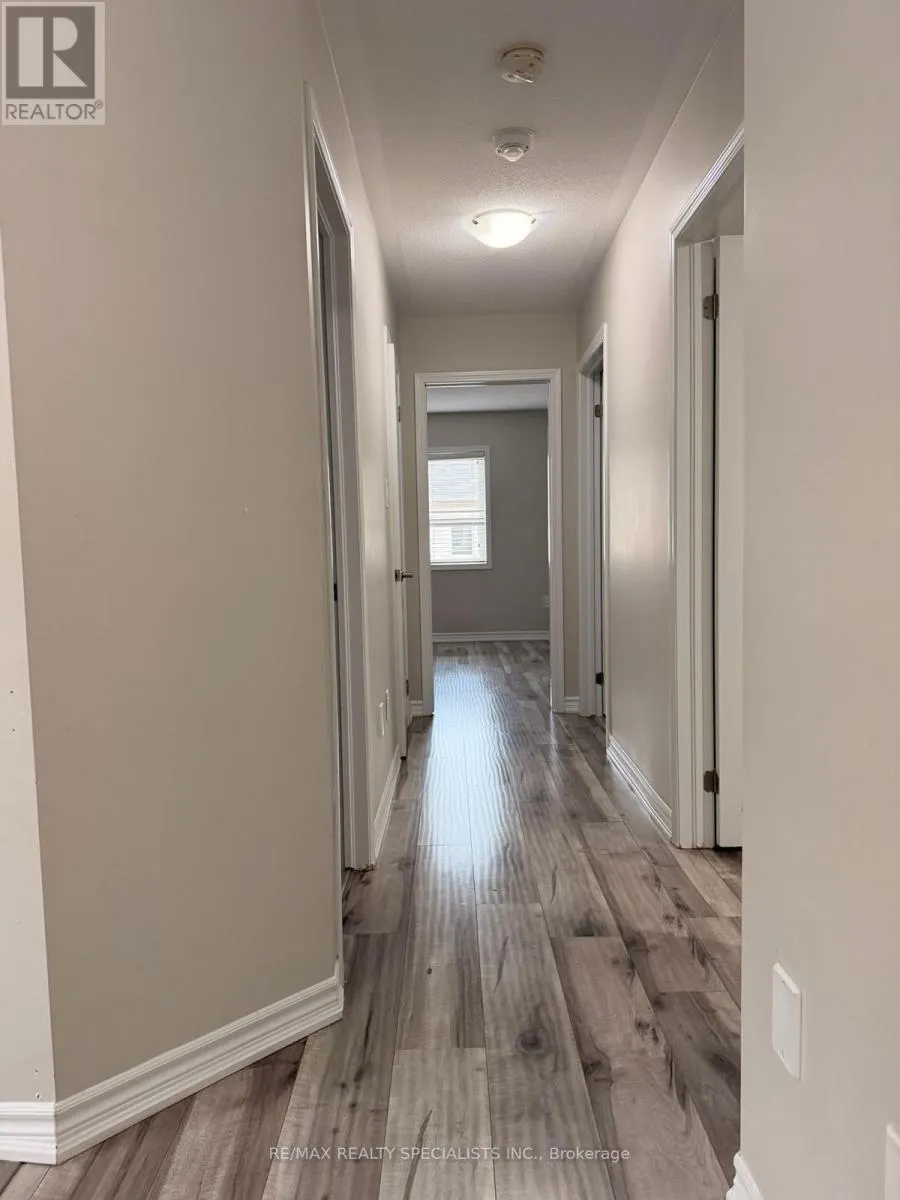 98 BENHURST CRESCENT