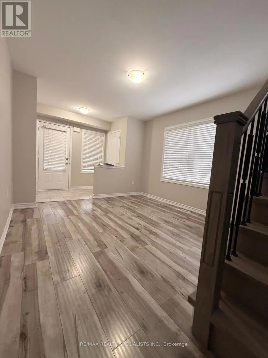 98 BENHURST CRESCENT