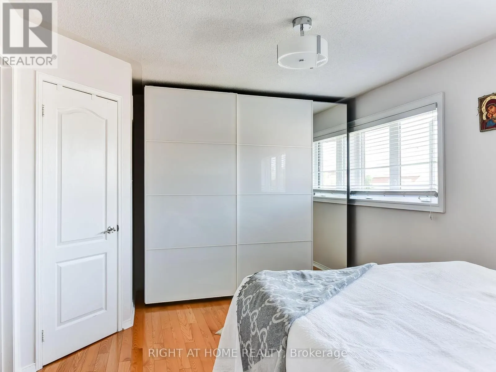 6118 CLOVER RIDGE COURT