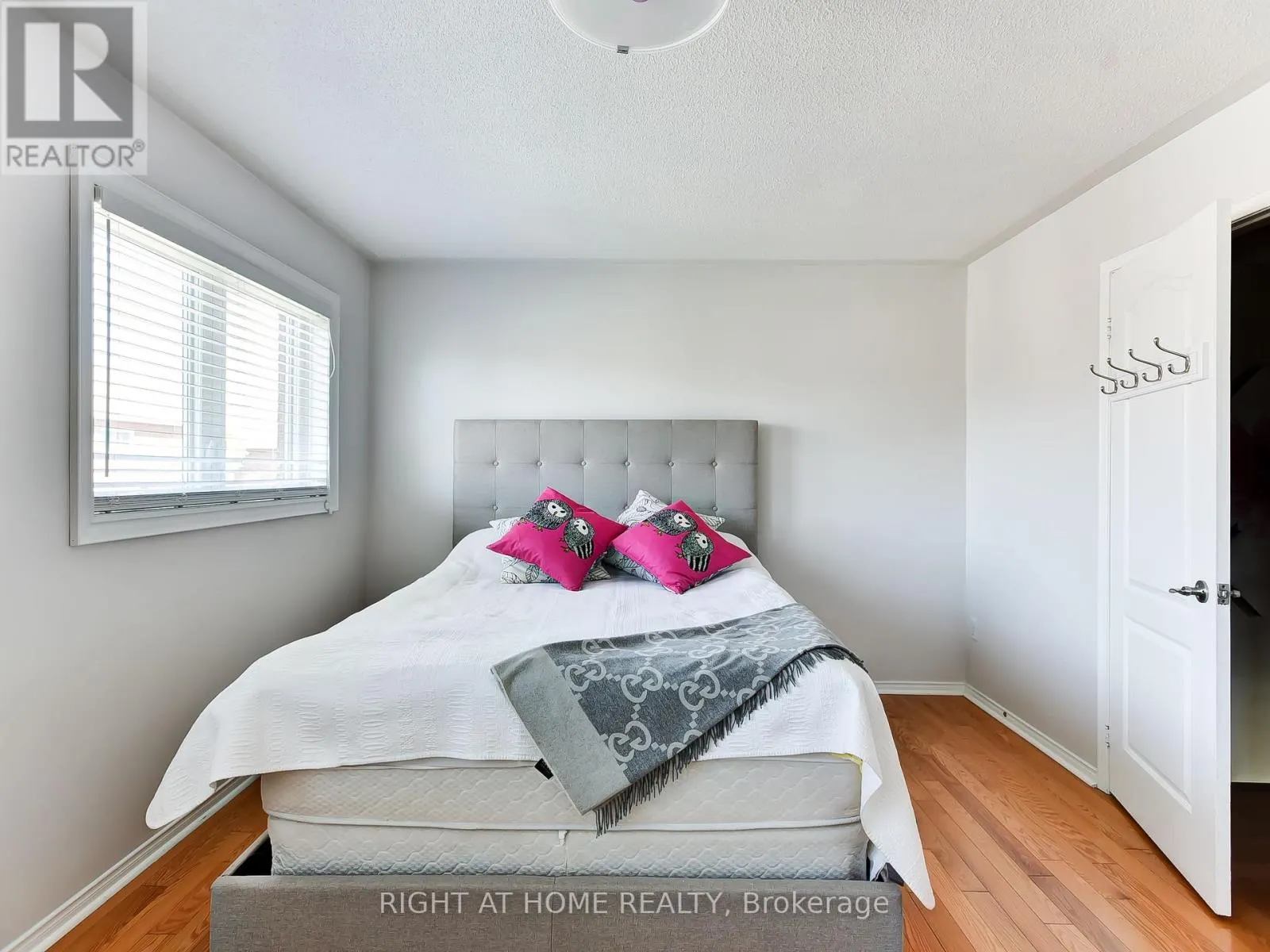 6118 CLOVER RIDGE COURT