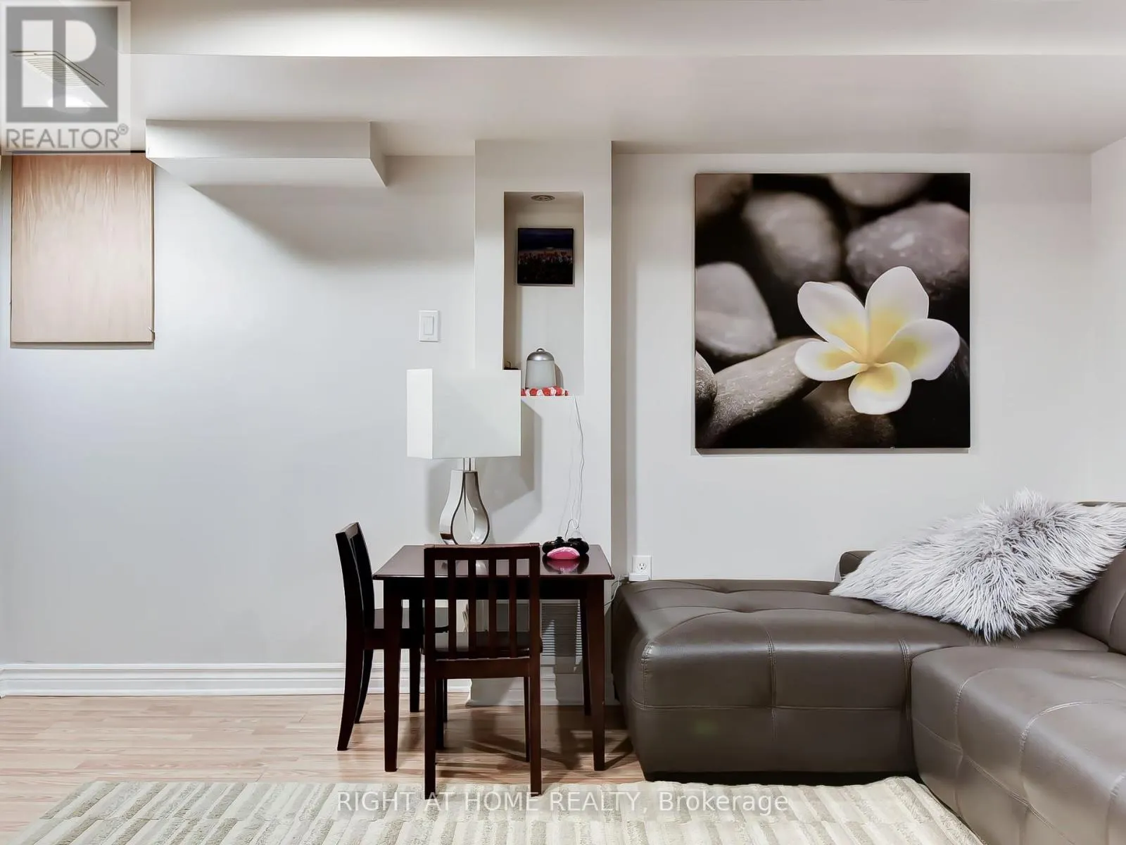 6118 CLOVER RIDGE COURT