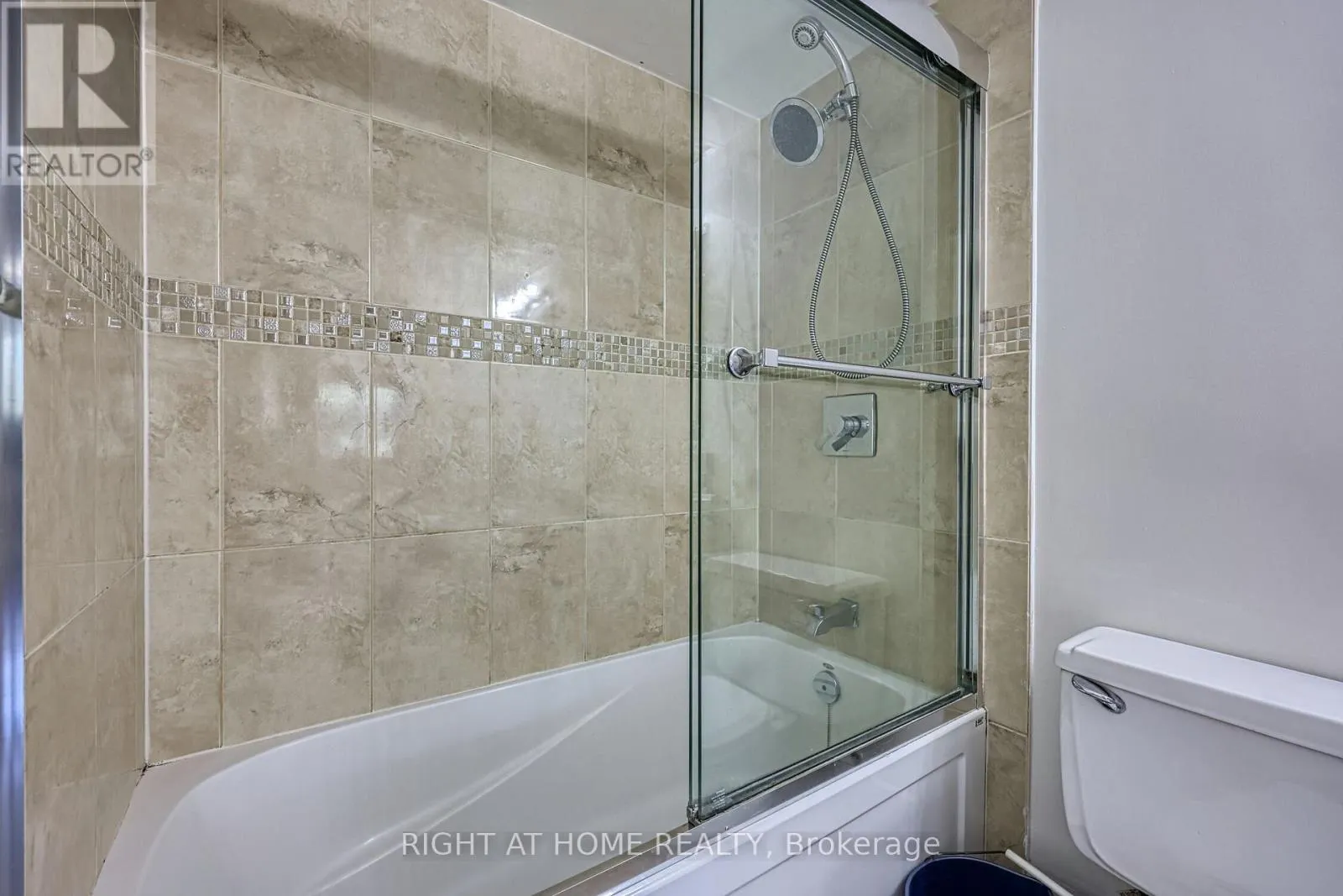 205 - 1580 MISSISSAUGA VALLEY