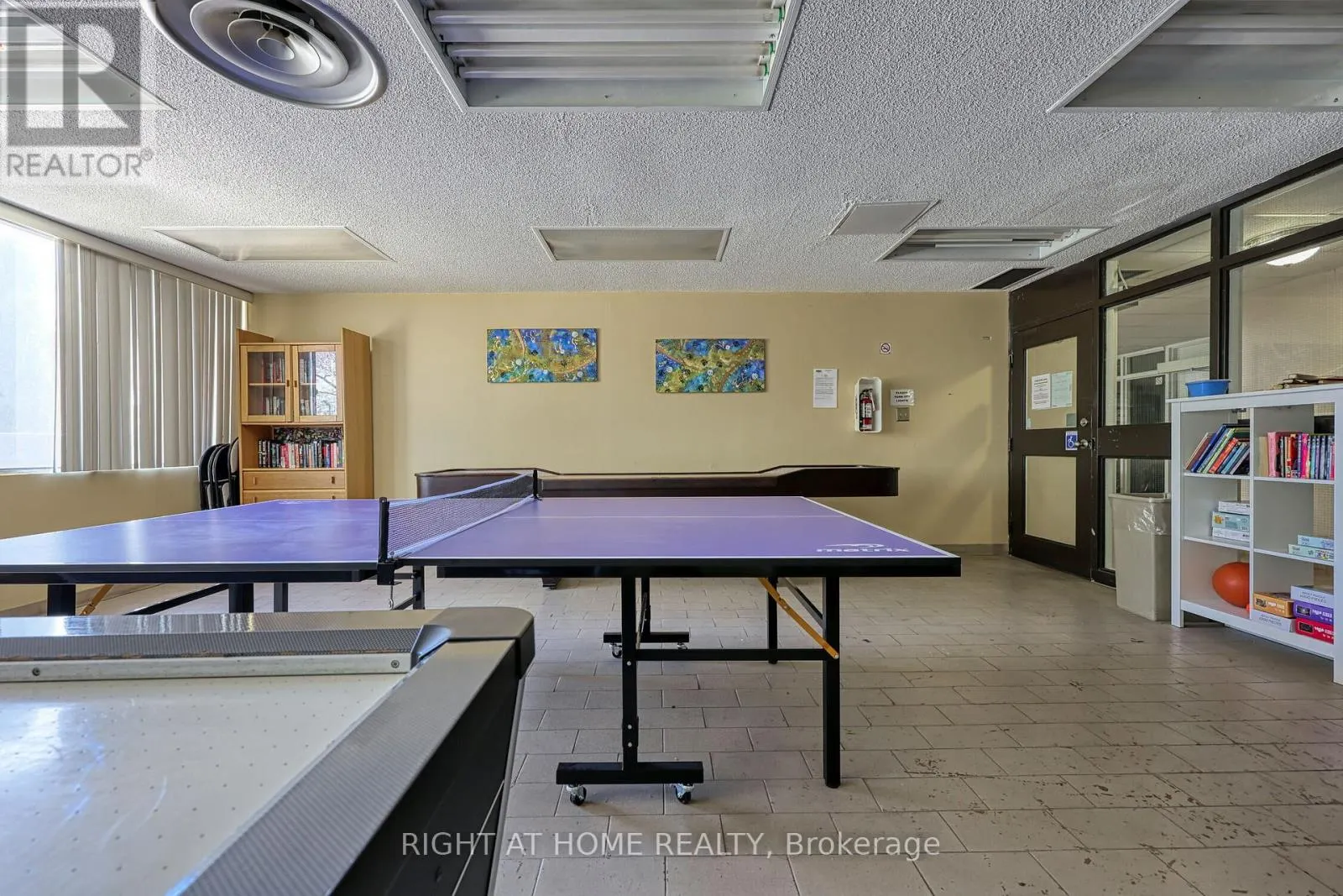 205 - 1580 MISSISSAUGA VALLEY