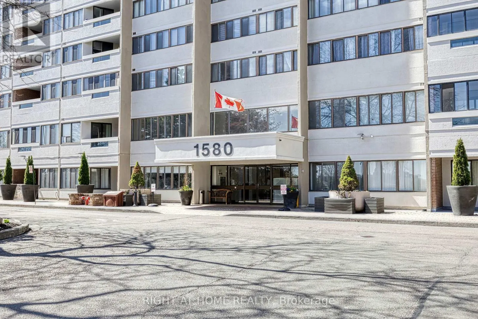 205 - 1580 MISSISSAUGA VALLEY