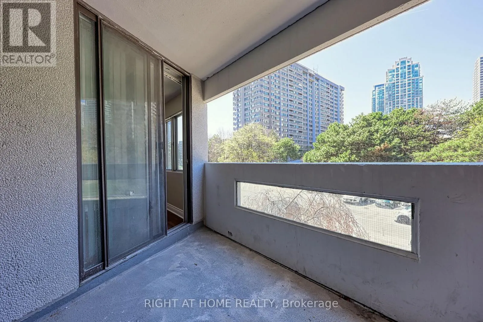 205 - 1580 MISSISSAUGA VALLEY