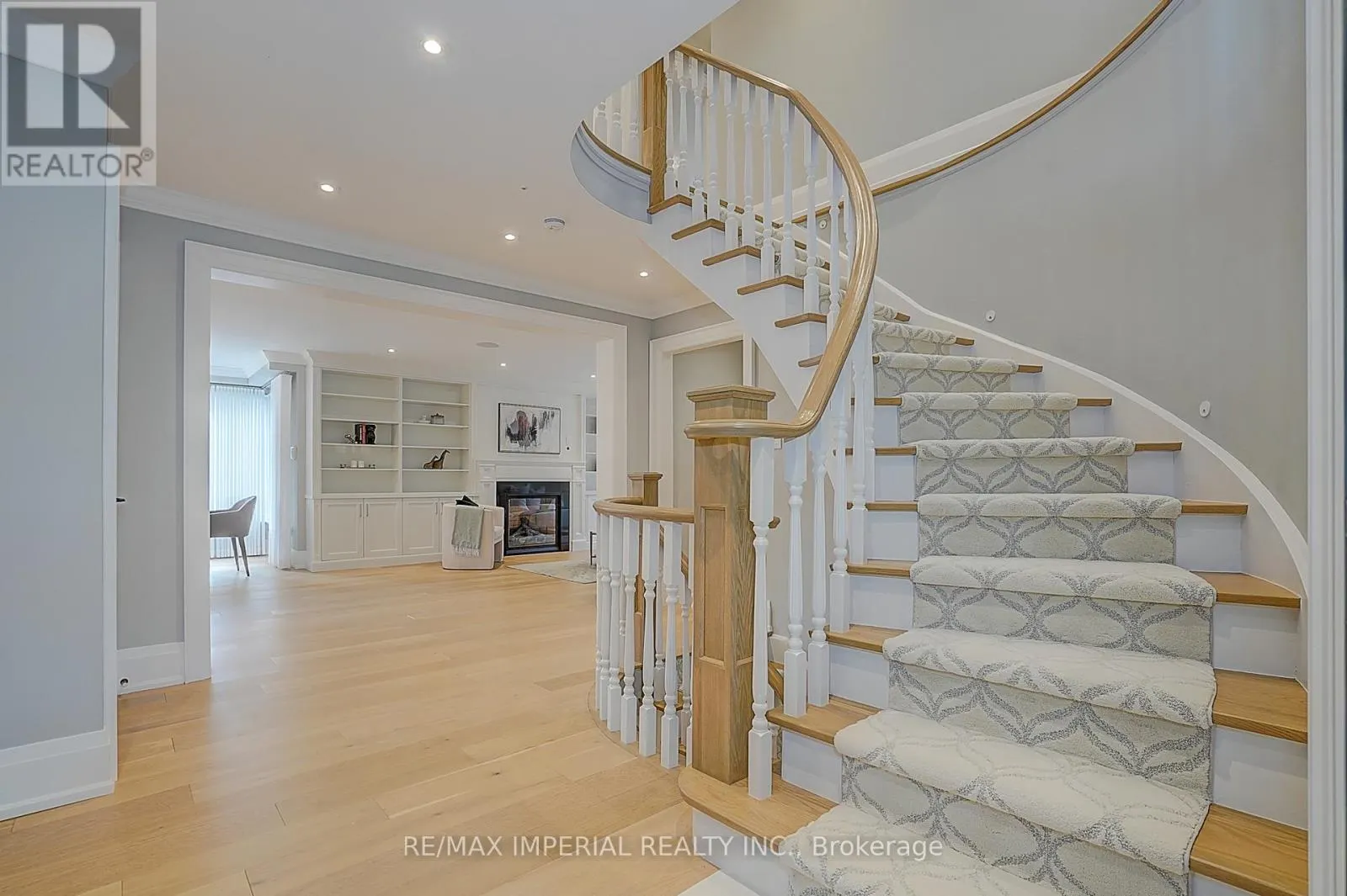 1832 PINE SISKIN COURT