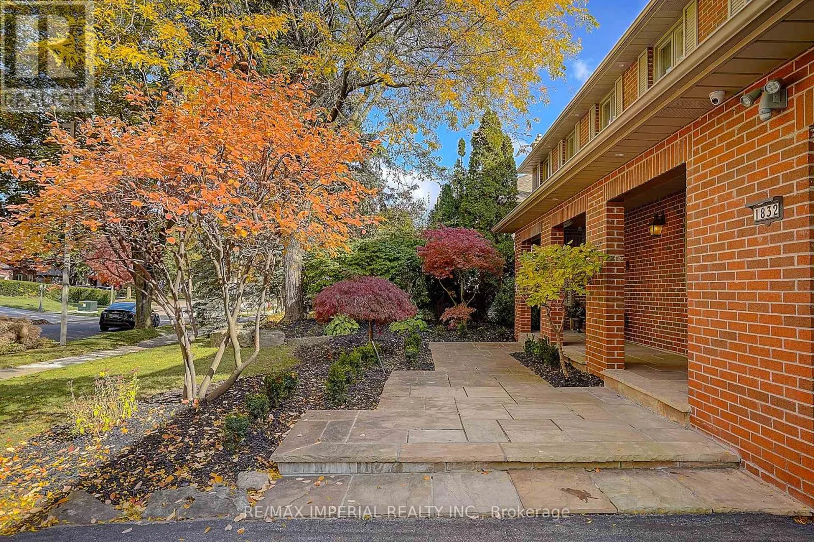 1832 PINE SISKIN COURT