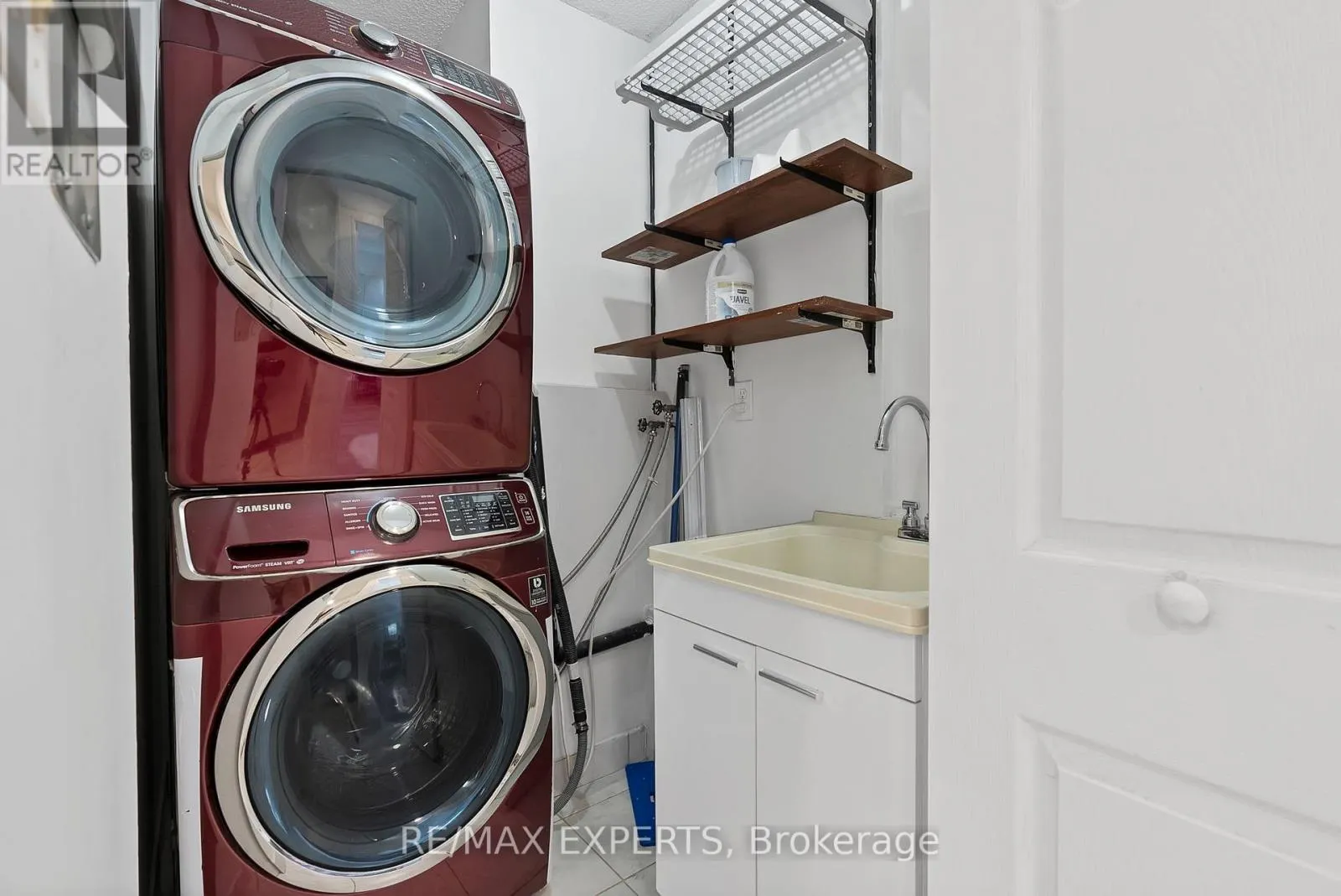 1013 - 390 DIXON ROAD