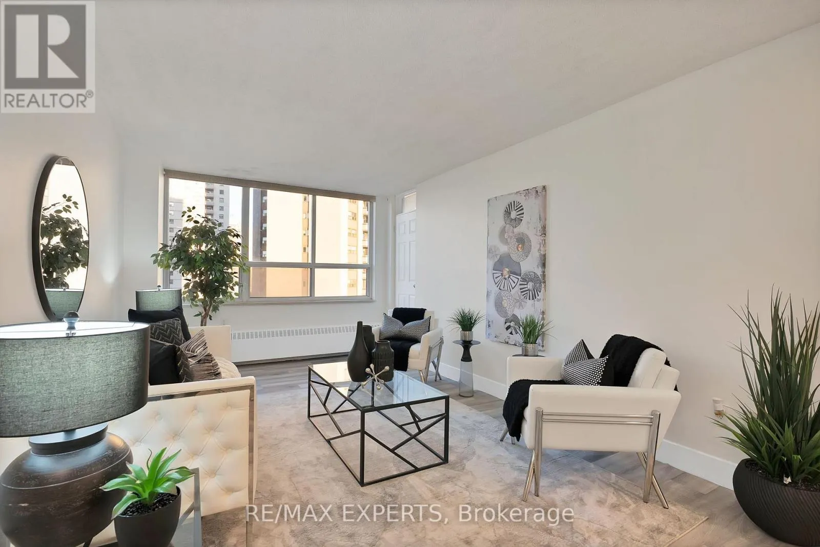 1013 - 390 DIXON ROAD