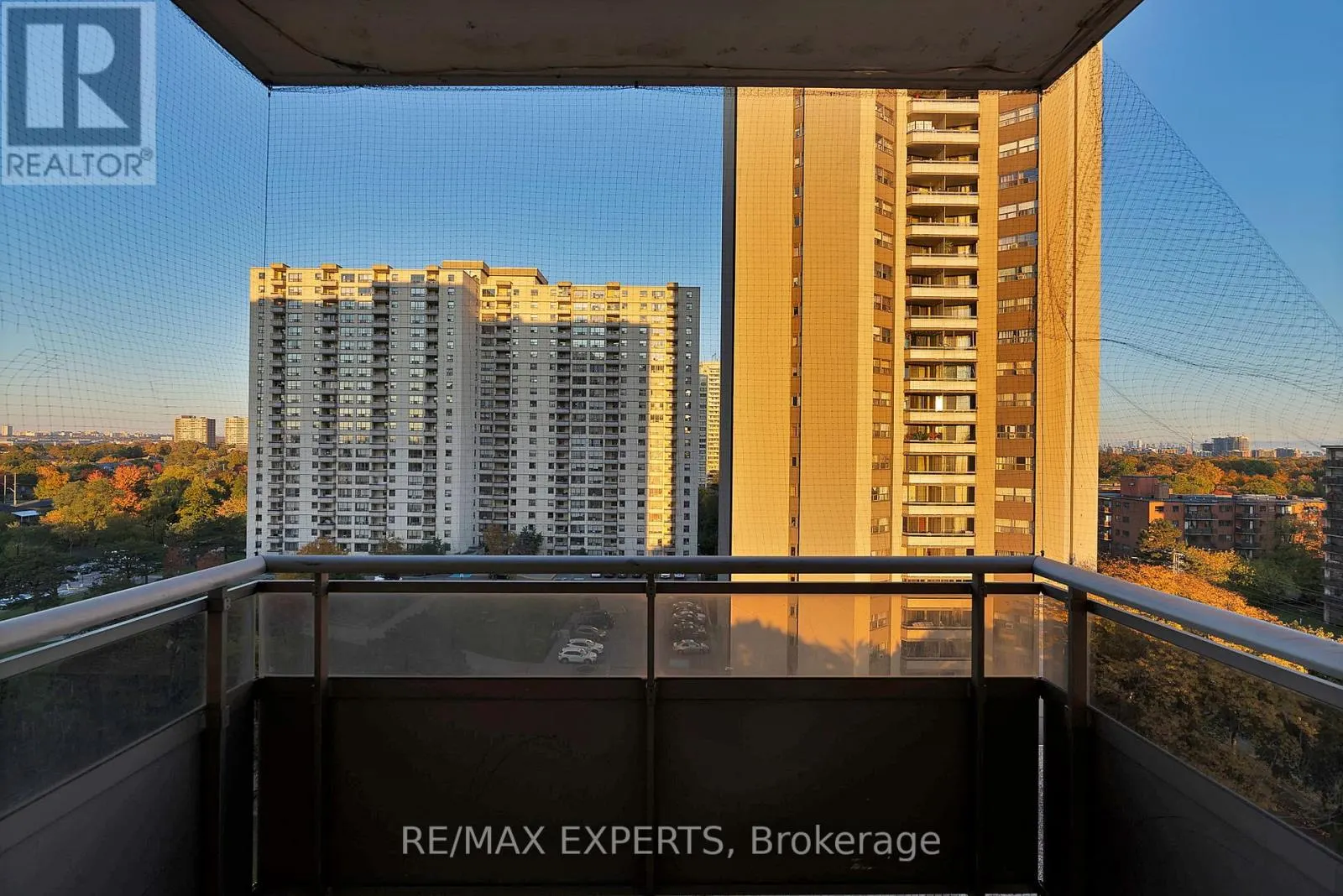 1013 - 390 DIXON ROAD