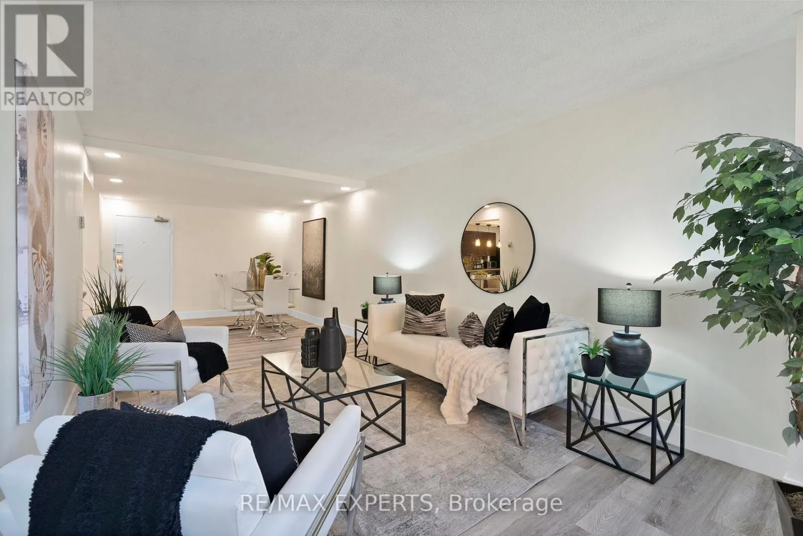 1013 - 390 DIXON ROAD