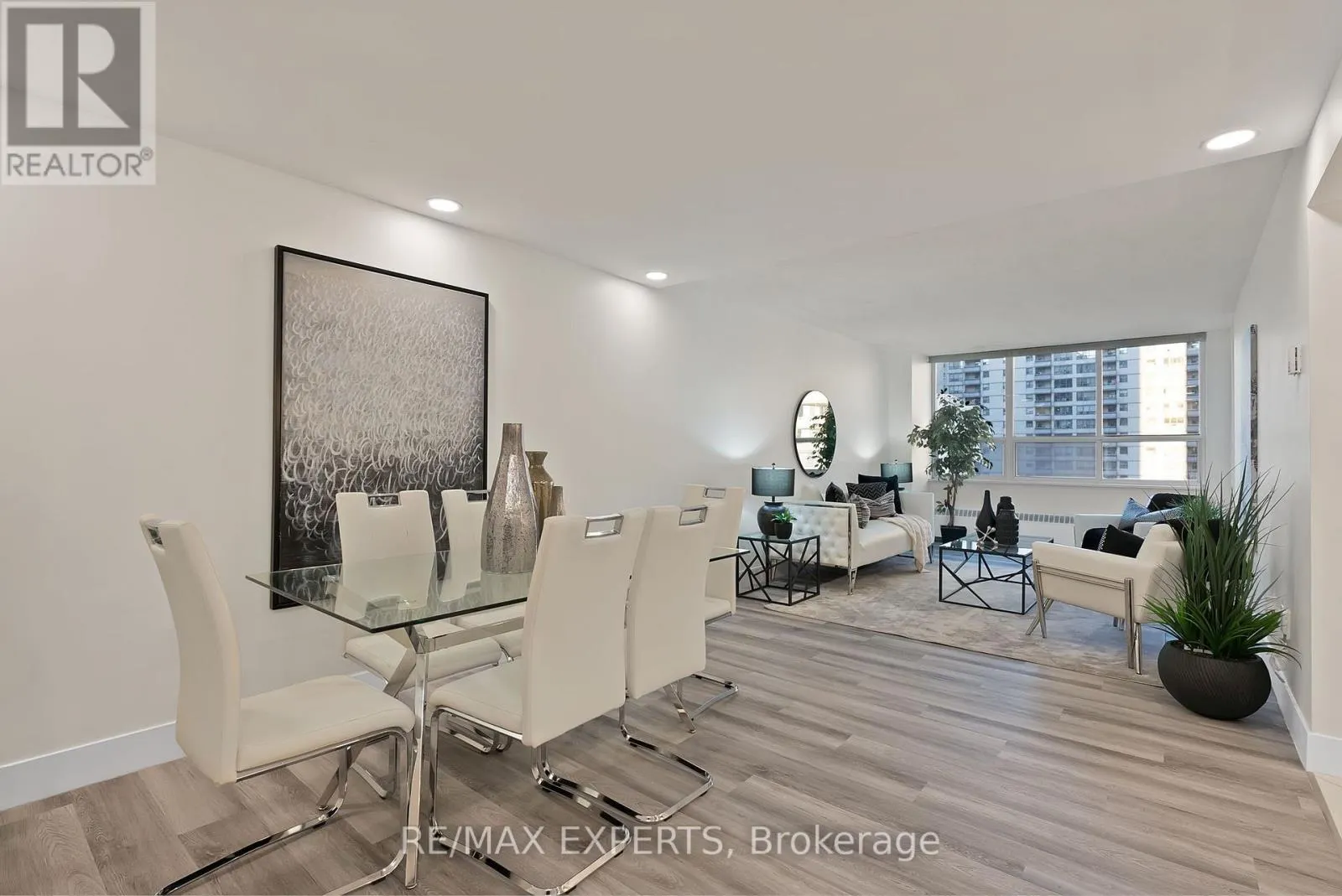 1013 - 390 DIXON ROAD