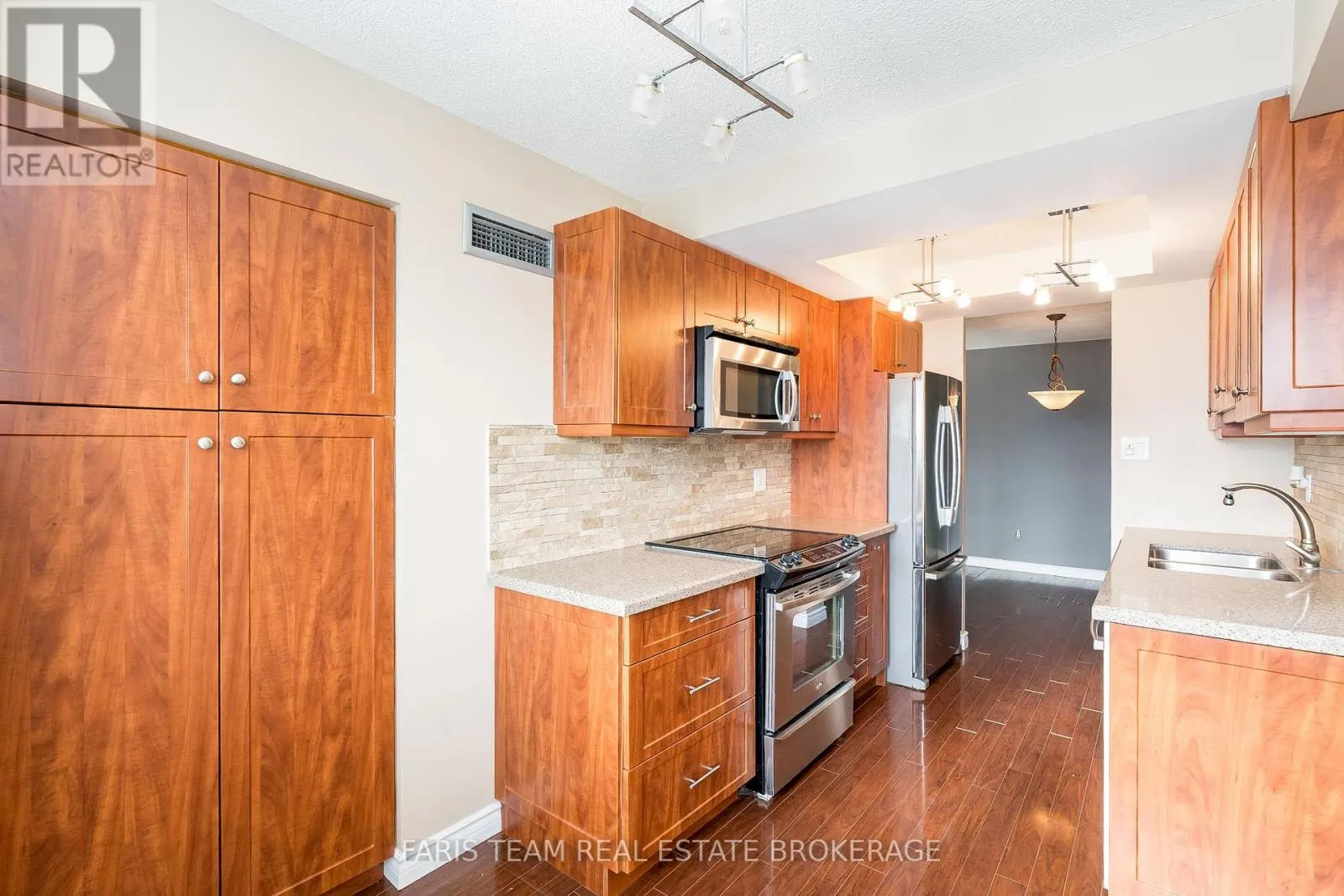 1510 - 100 COUNTY COURT BOULEVARD