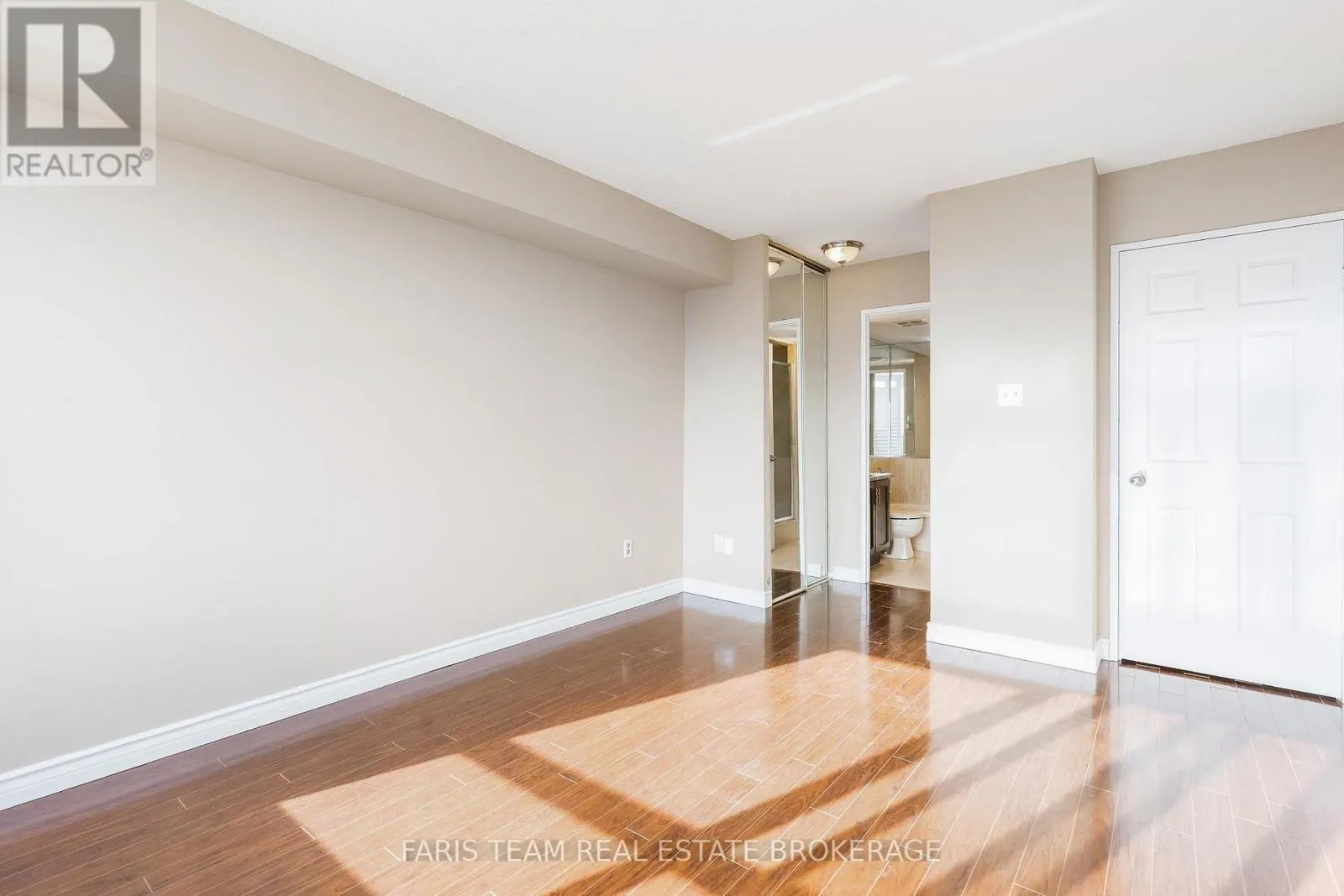 1510 - 100 COUNTY COURT BOULEVARD