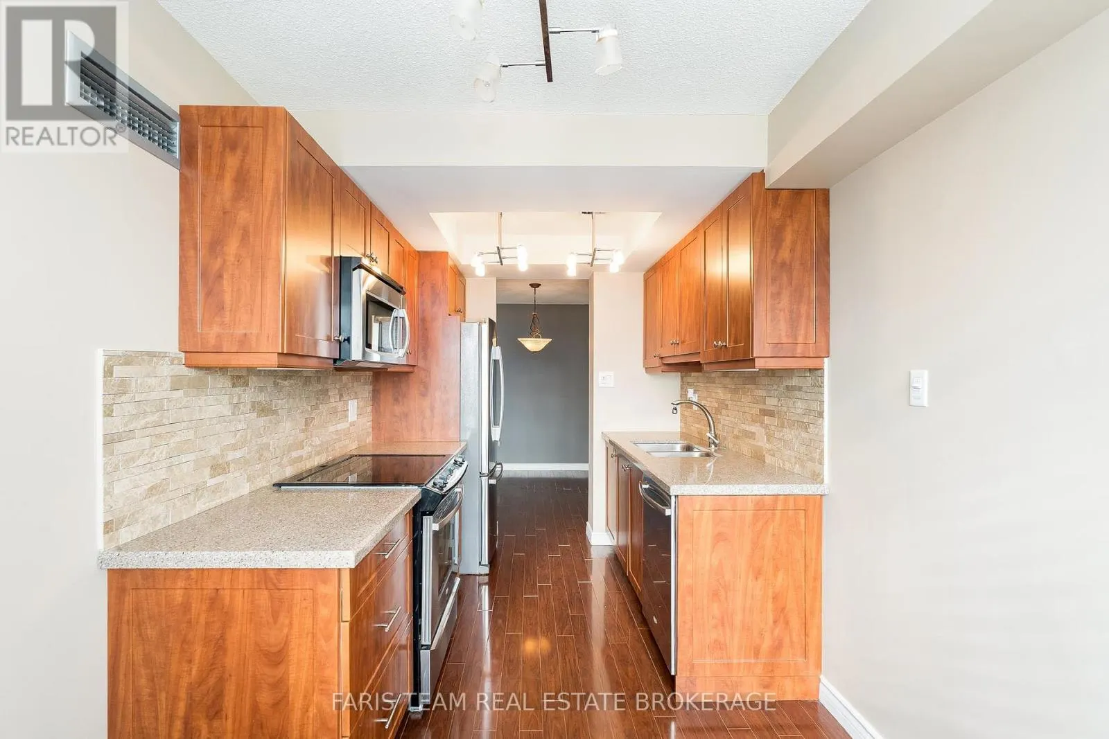 1510 - 100 COUNTY COURT BOULEVARD