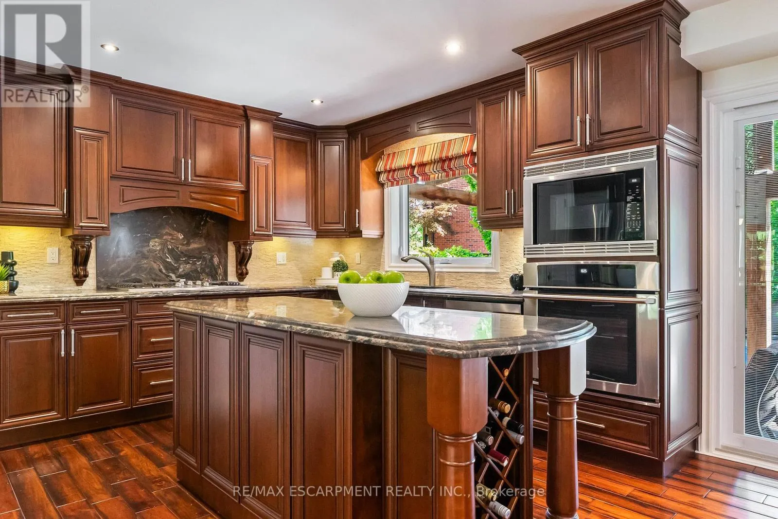 2421 SUSQUEHANNA COURT