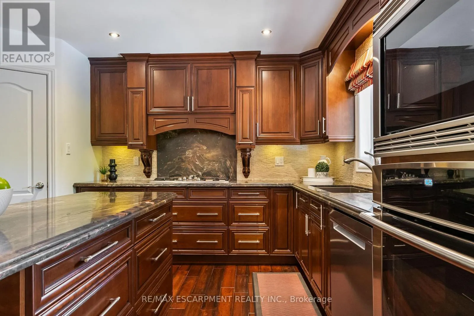 2421 SUSQUEHANNA COURT