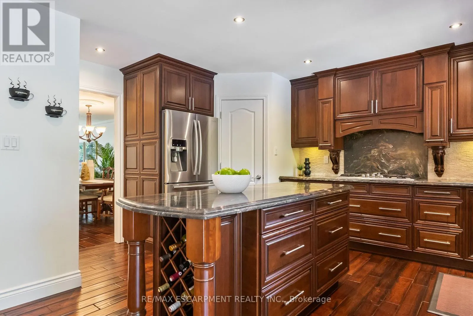 2421 SUSQUEHANNA COURT