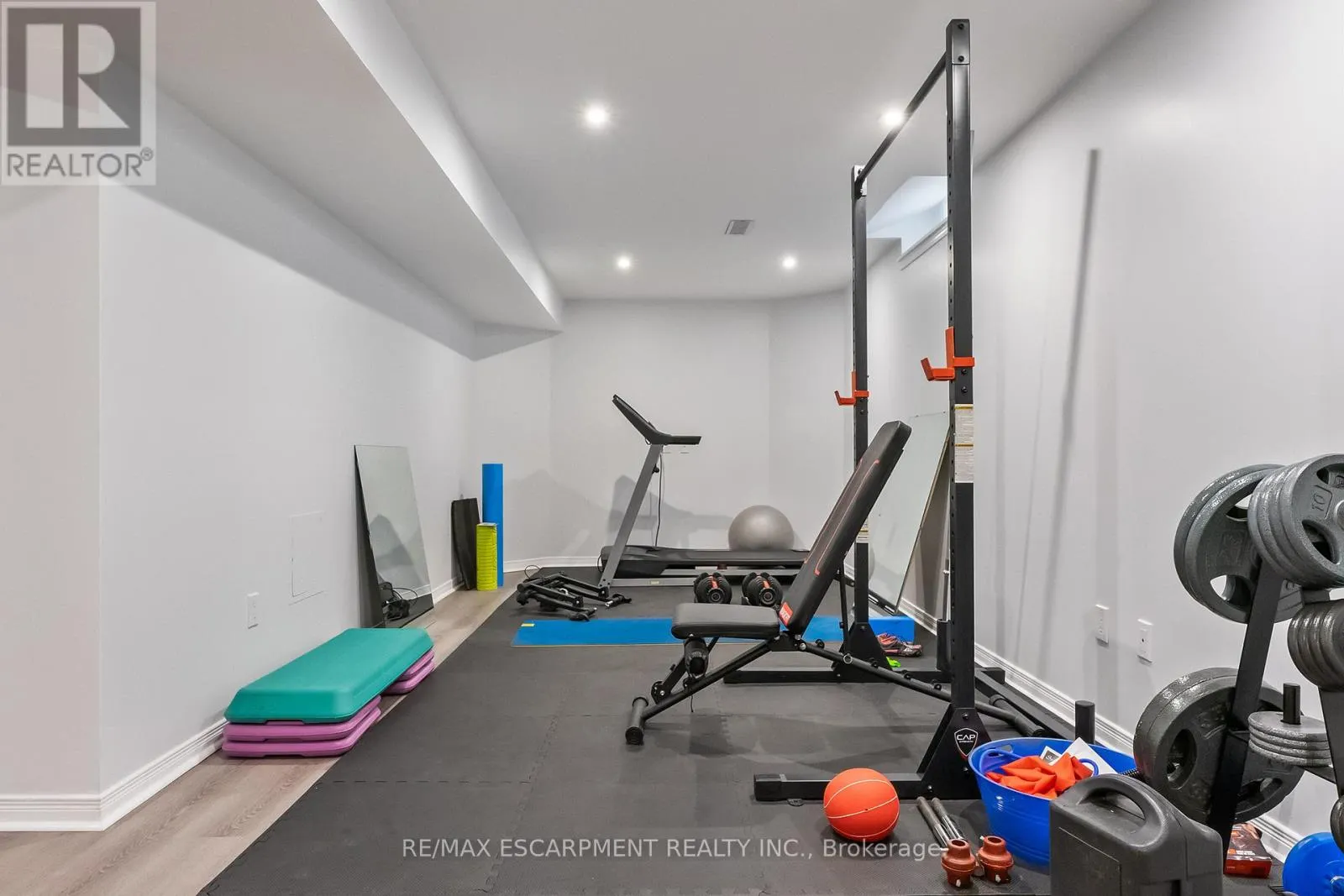 2421 SUSQUEHANNA COURT