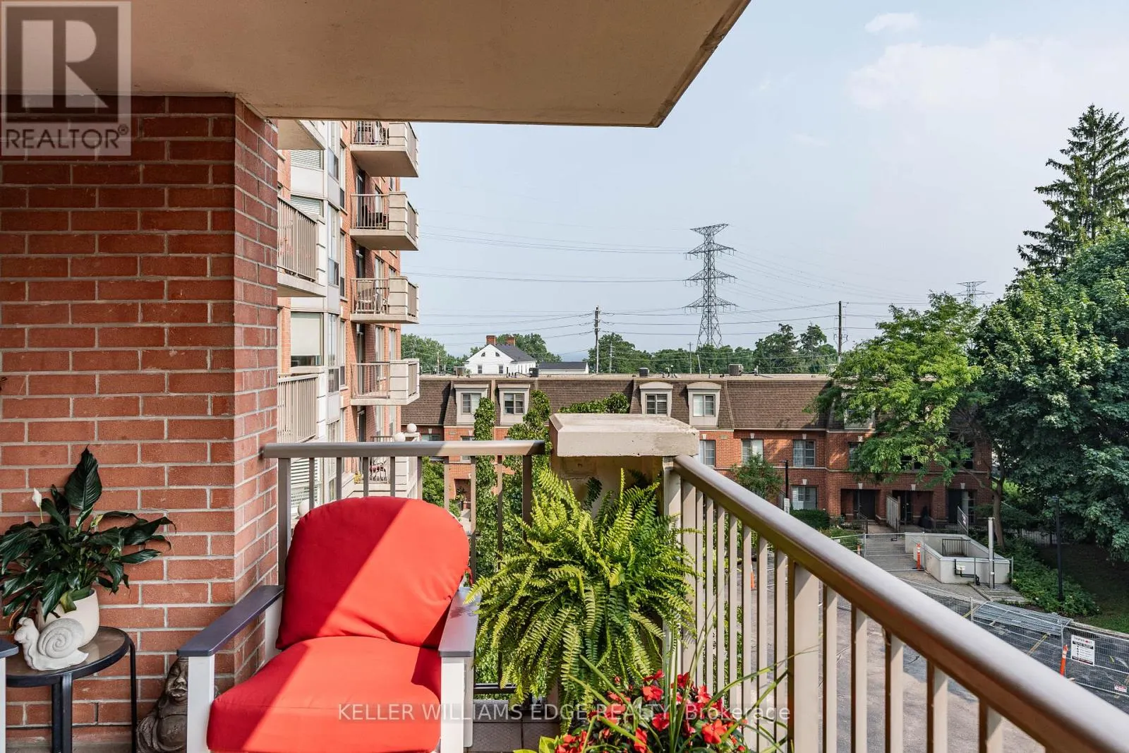 401 - 442 MAPLE AVENUE