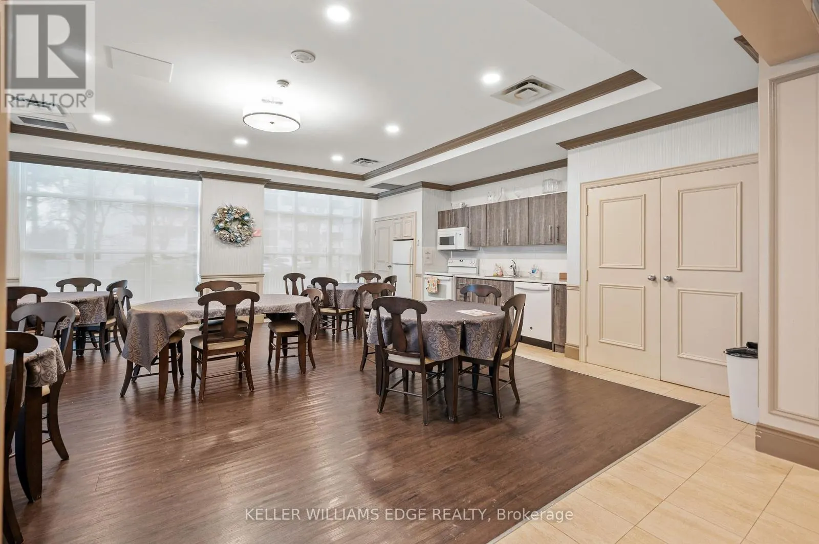 401 - 442 MAPLE AVENUE