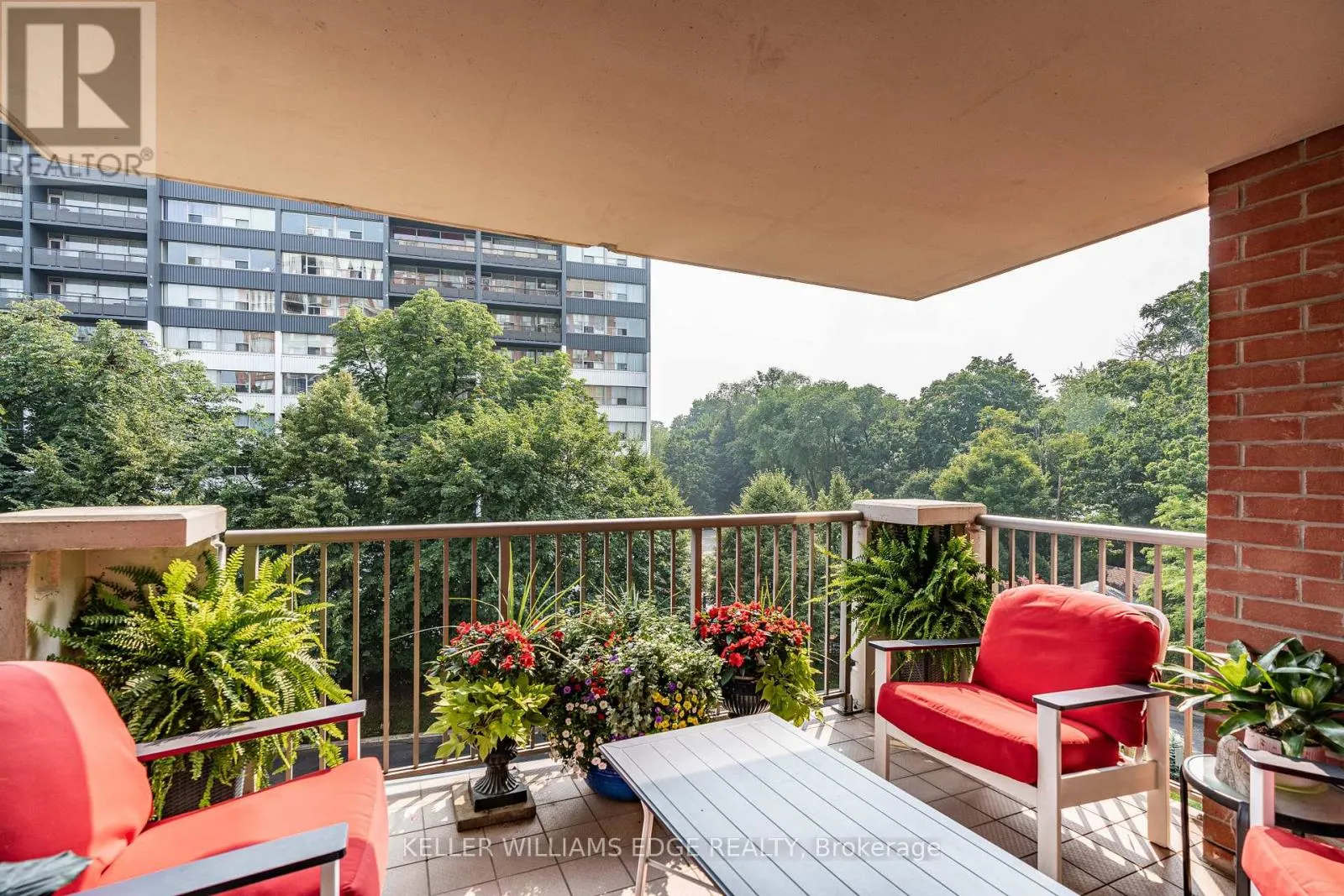 401 - 442 MAPLE AVENUE