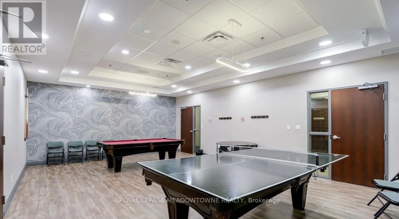 512 - 339 RATHBURN ROAD W