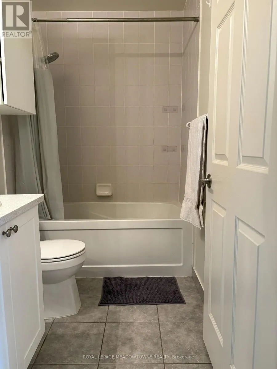 512 - 339 RATHBURN ROAD W