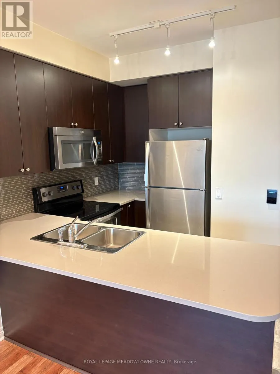 512 - 339 RATHBURN ROAD W