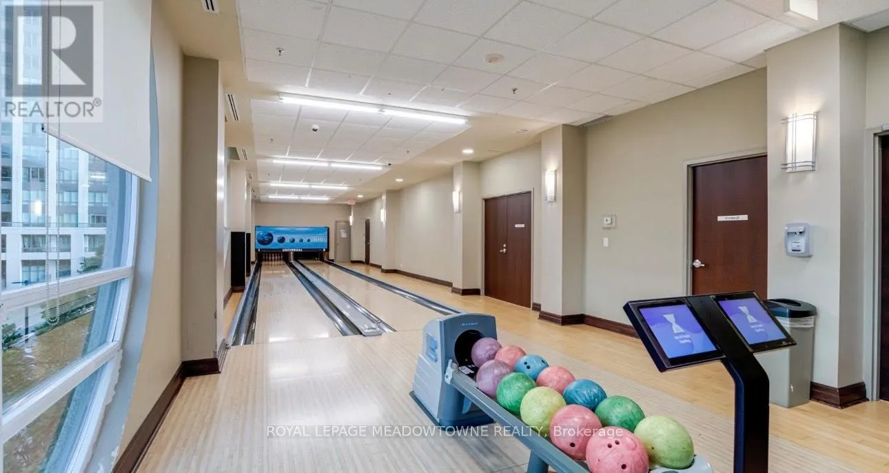 512 - 339 RATHBURN ROAD W