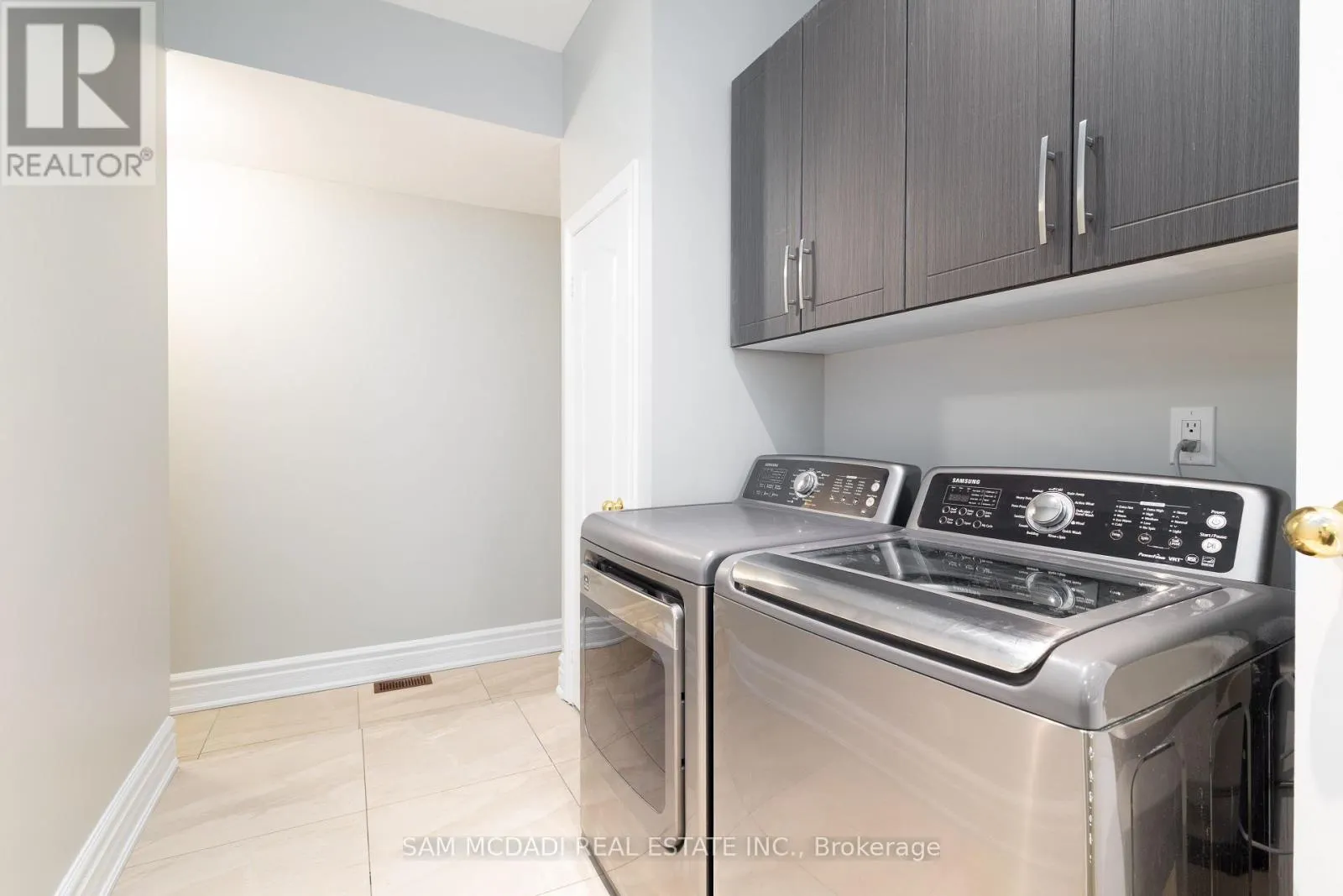 5572 TRAILBANK DRIVE