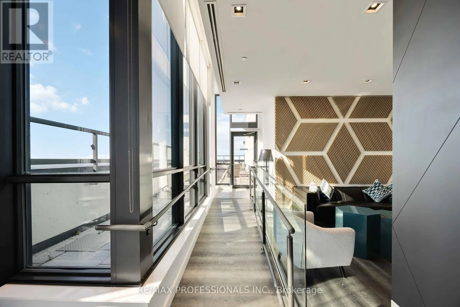 1310 - 20 THOMAS RILEY ROAD W