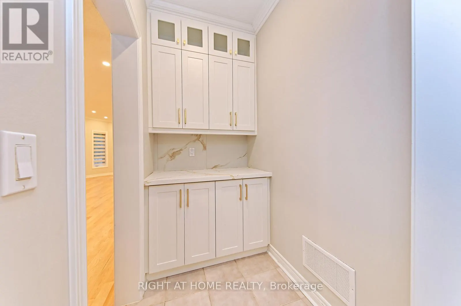 6843 CAMPBELL SETTLER COURT E