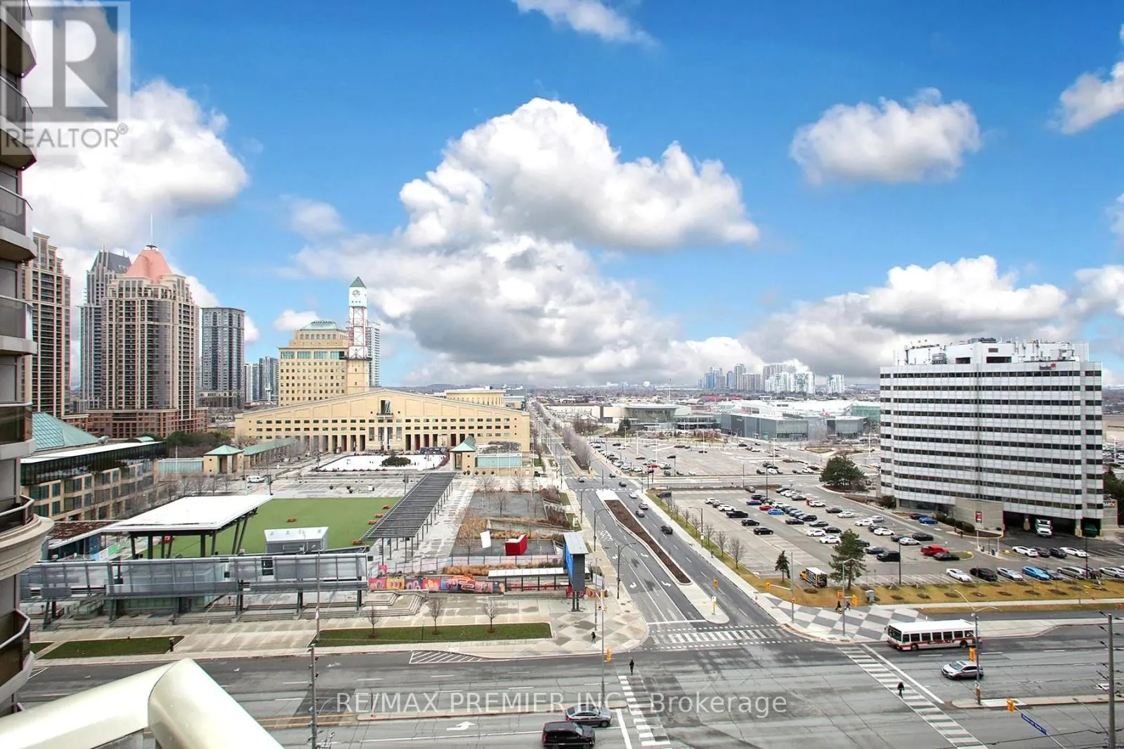 1422 - 3888 DUKE OF YORK BOULEVARD