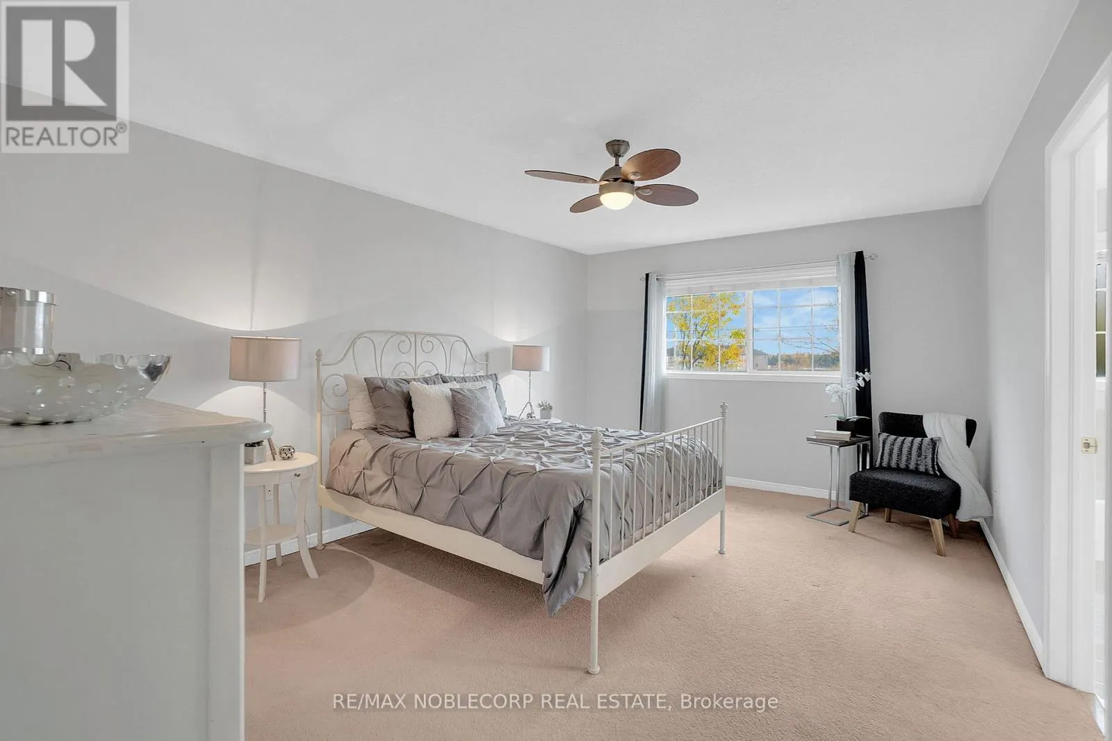 54 LAWREN HARRIS CRESCENT