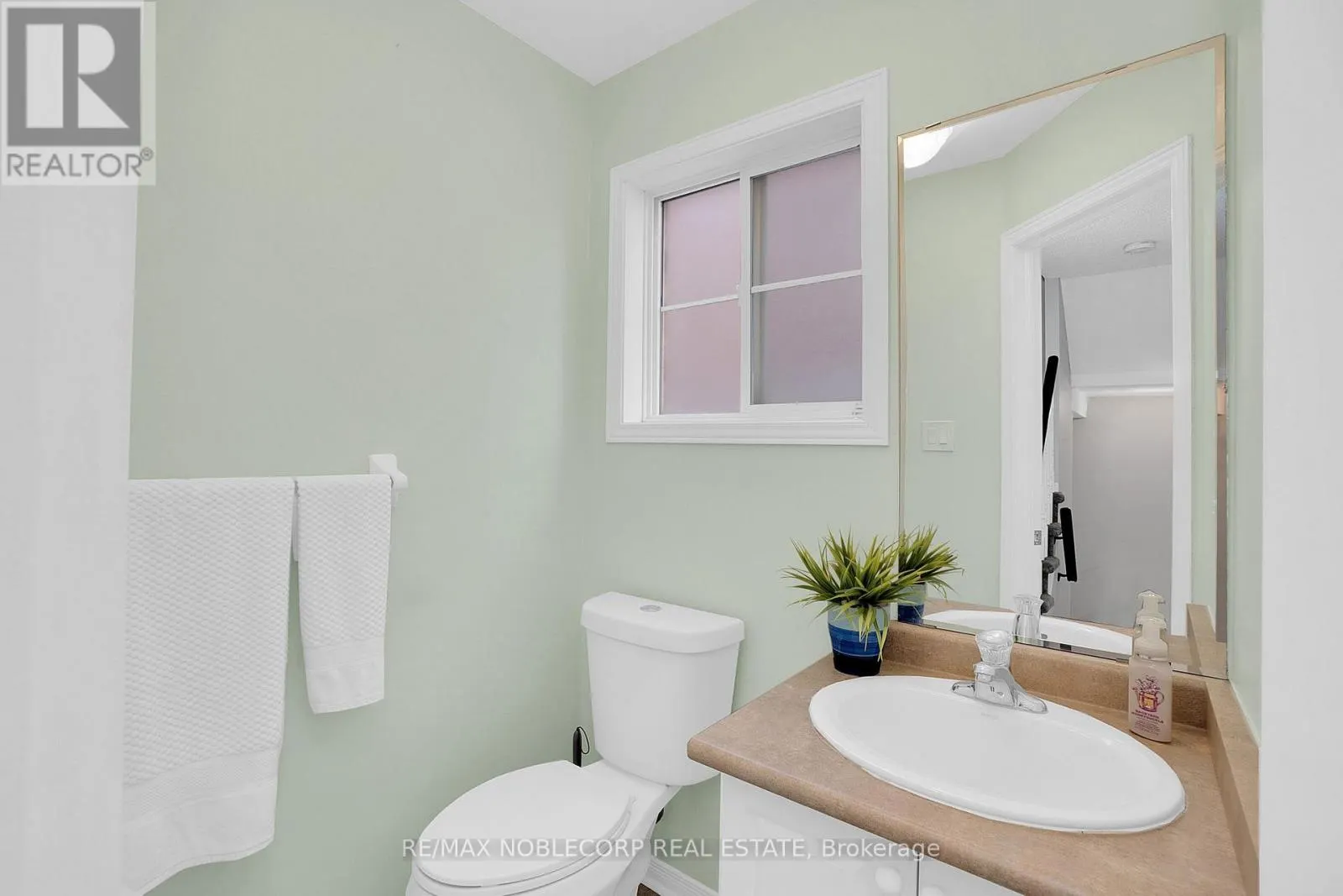 54 LAWREN HARRIS CRESCENT