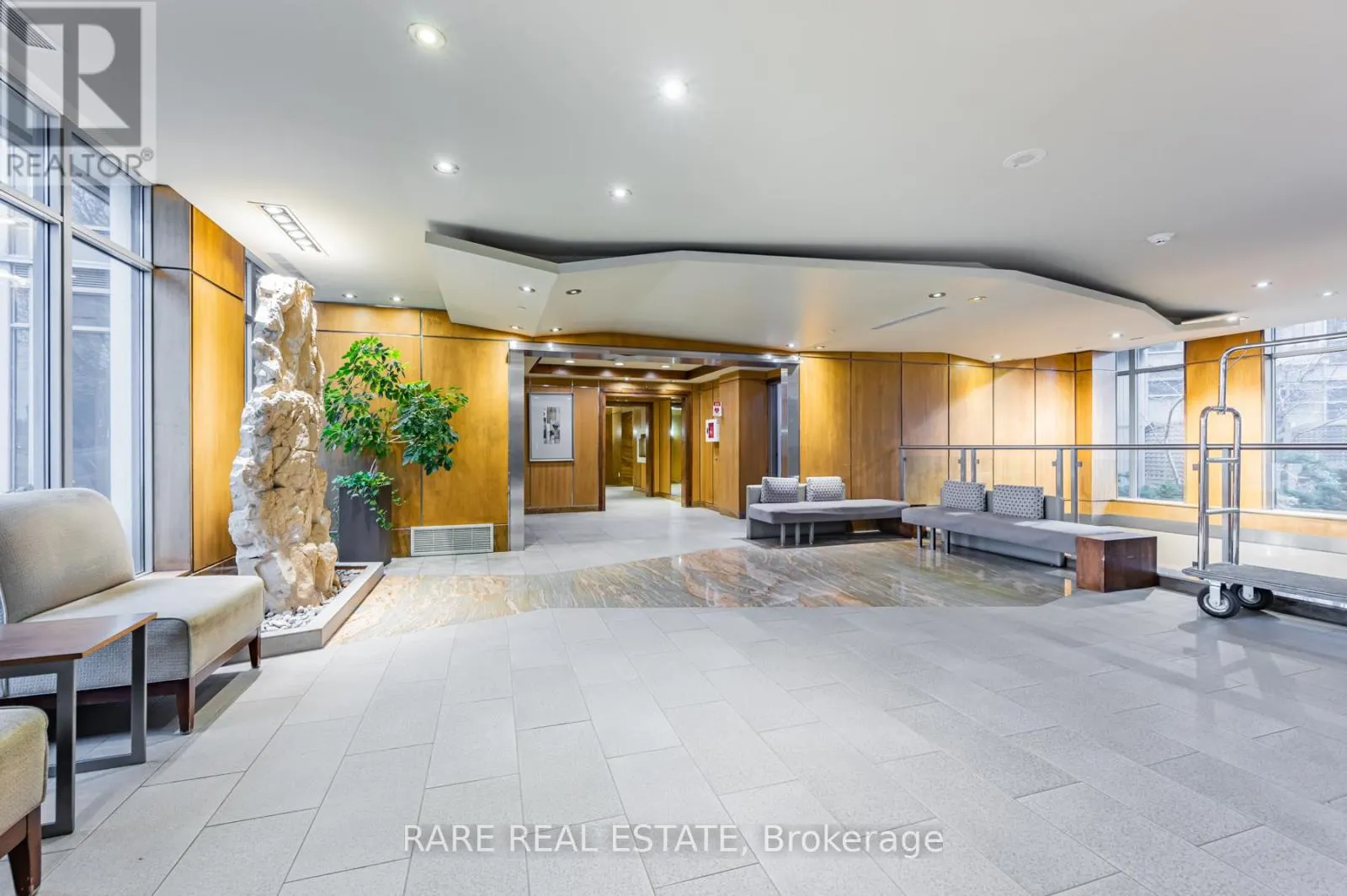 703 - 2119 LAKE SHORE BOULEVARD W