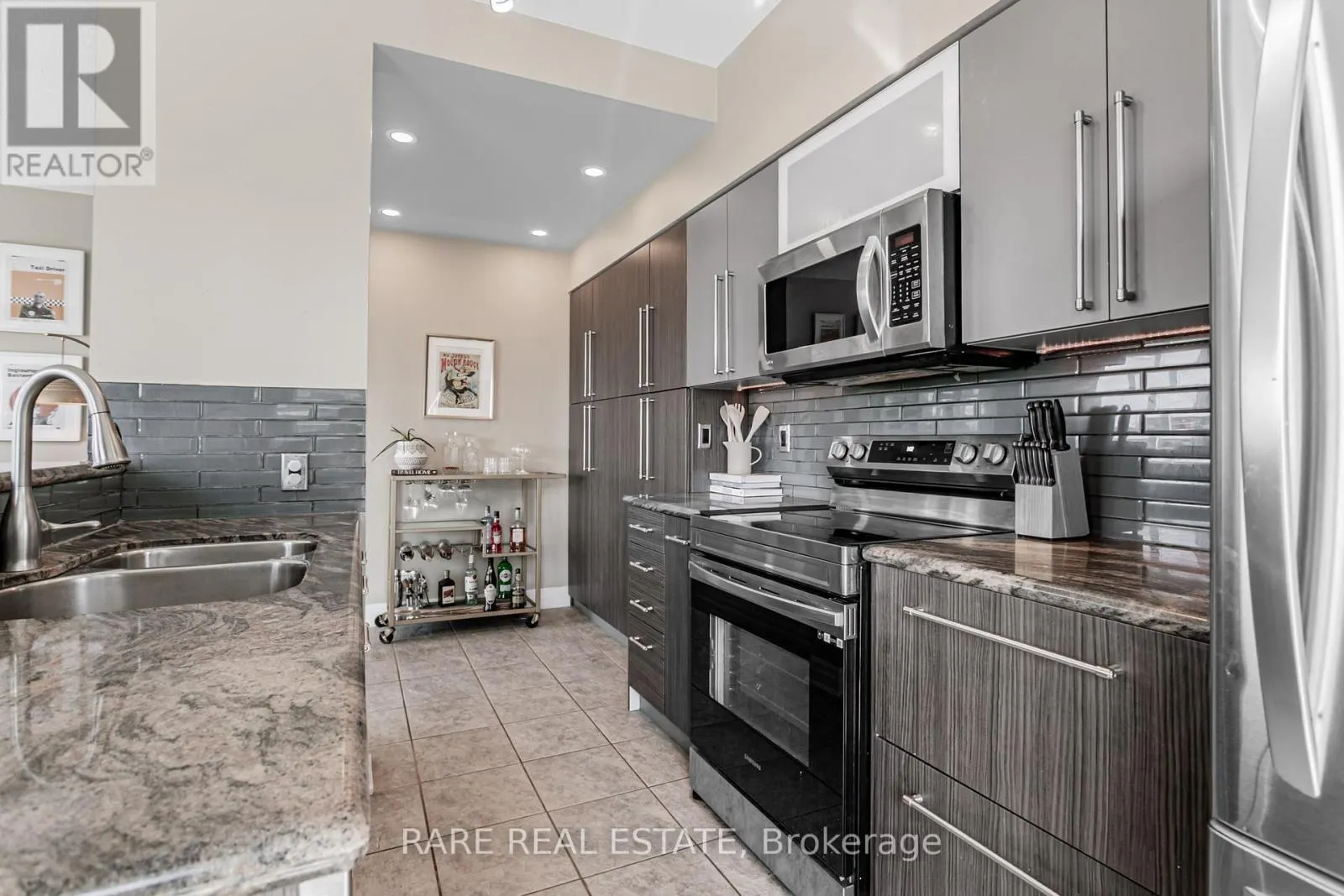 703 - 2119 LAKE SHORE BOULEVARD W