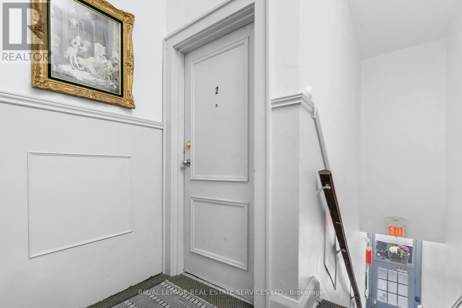 2 - 179 LAKESHORE ROAD E