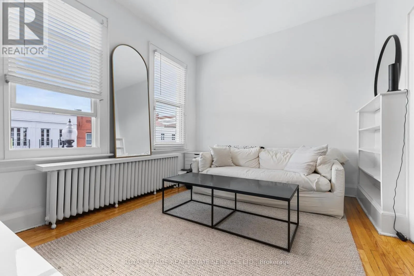 2 - 179 LAKESHORE ROAD E