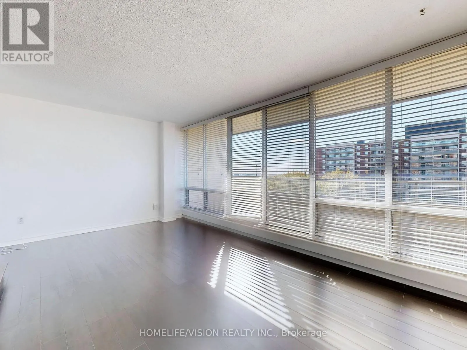 713 - 9 FOUR WINDS DRIVE