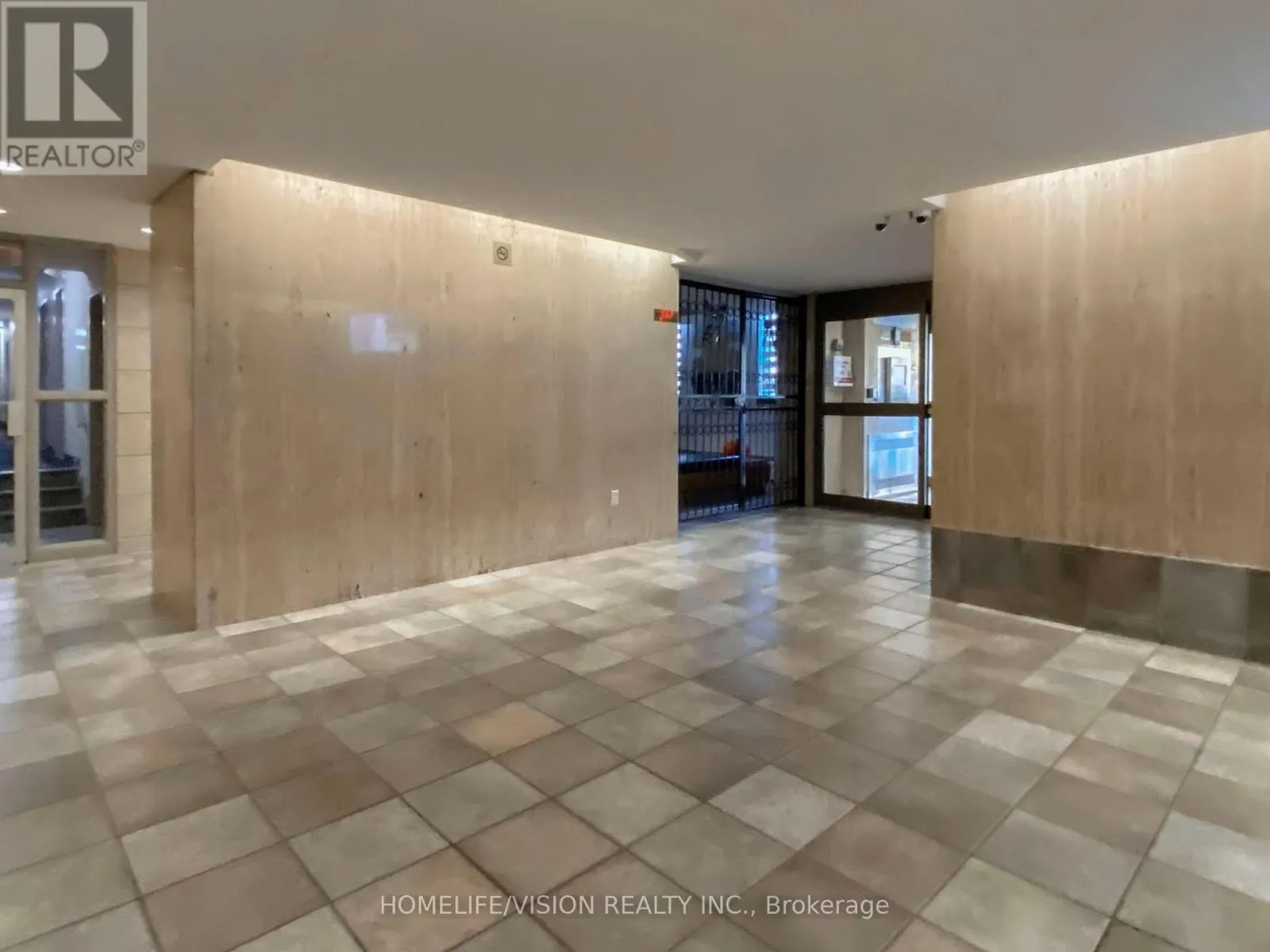 713 - 9 FOUR WINDS DRIVE