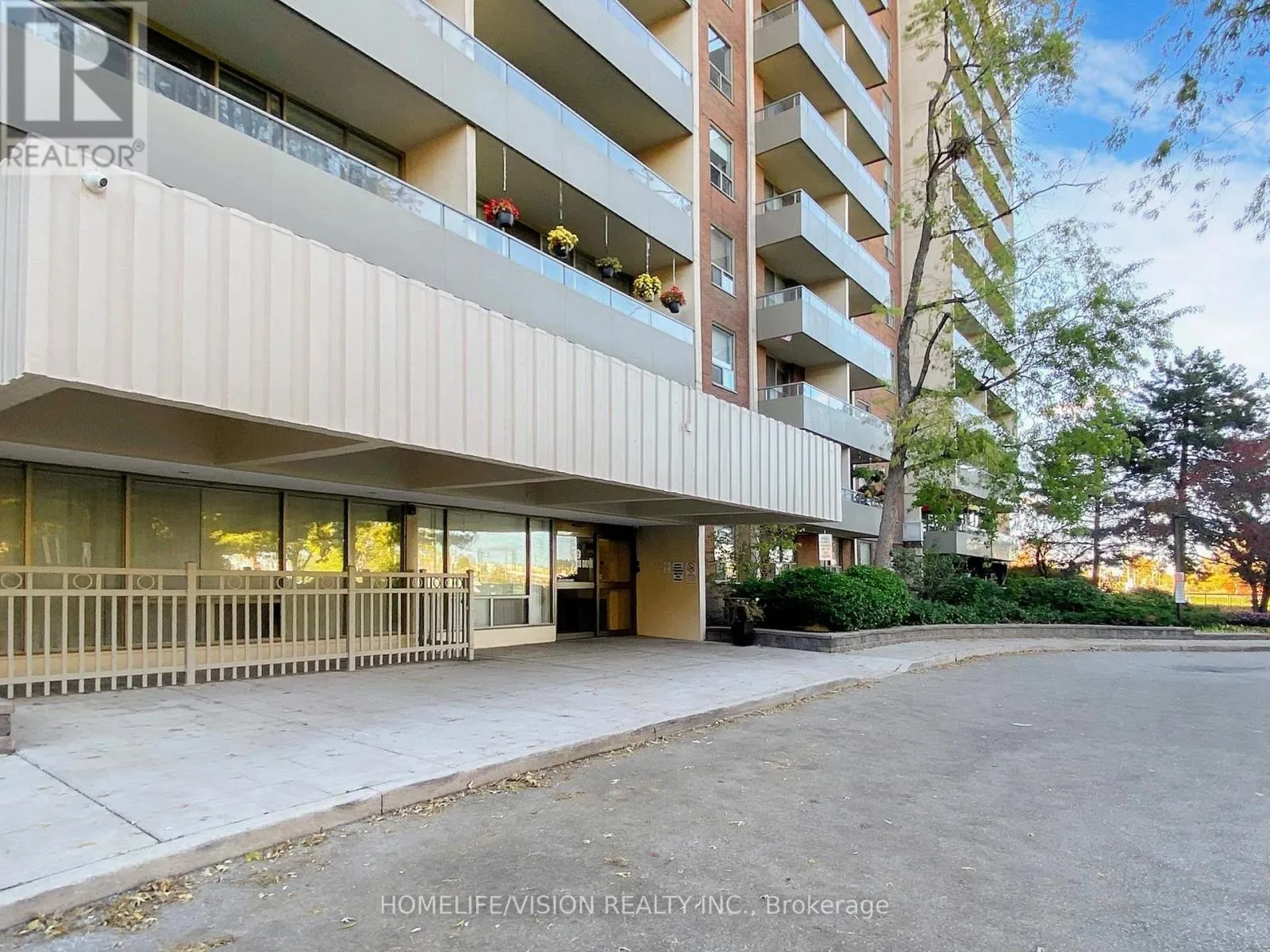 713 - 9 FOUR WINDS DRIVE