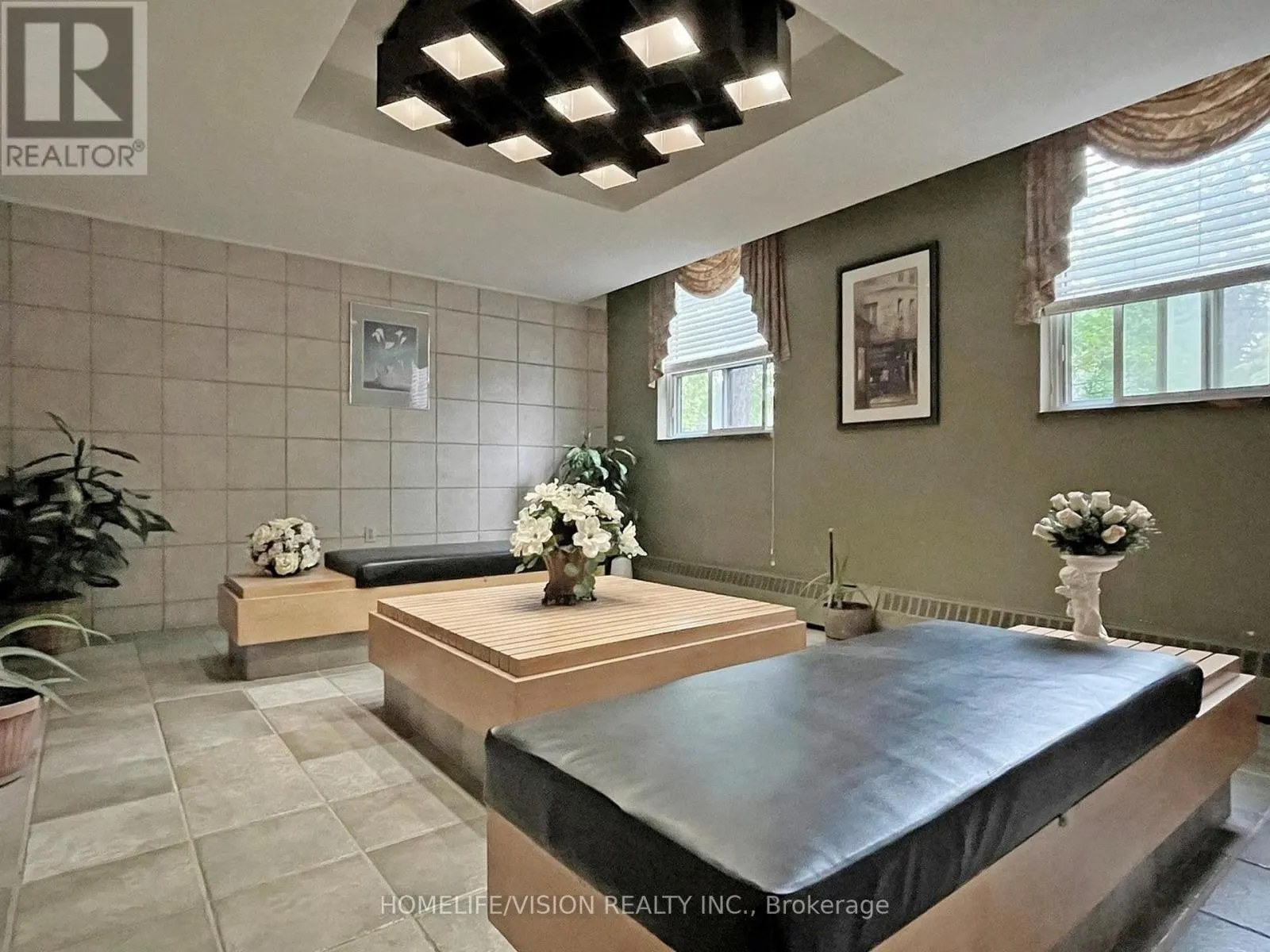 713 - 9 FOUR WINDS DRIVE