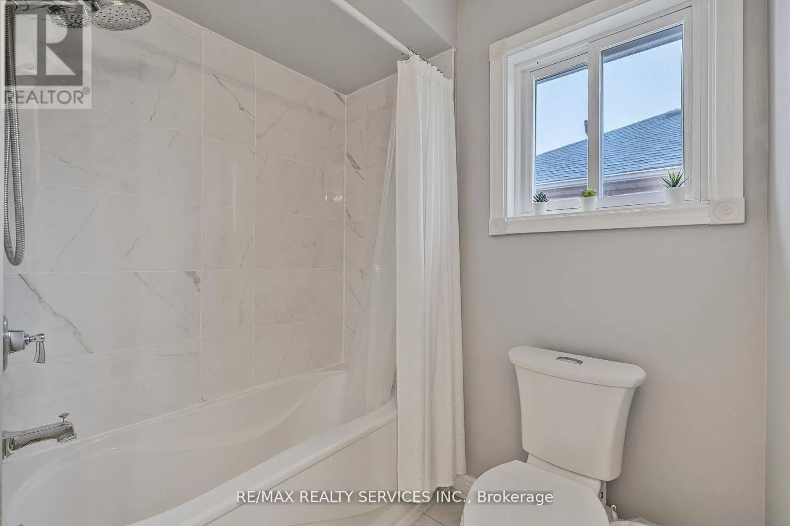 24 ROYAL VALLEY DRIVE