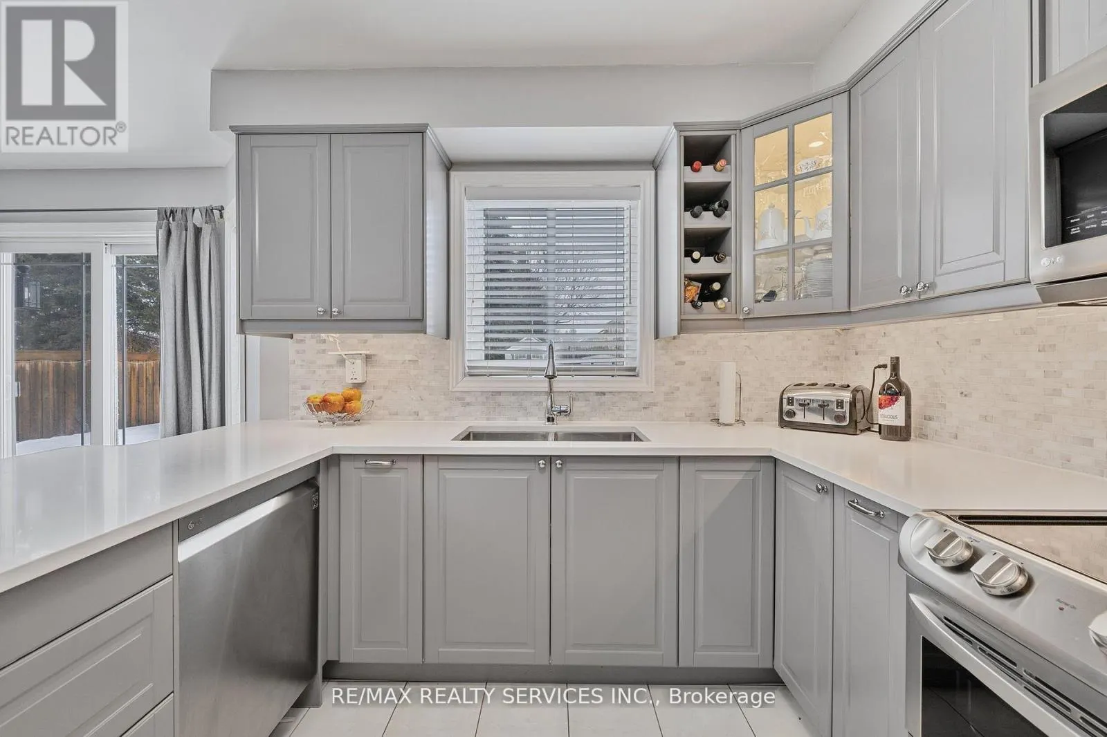 24 ROYAL VALLEY DRIVE