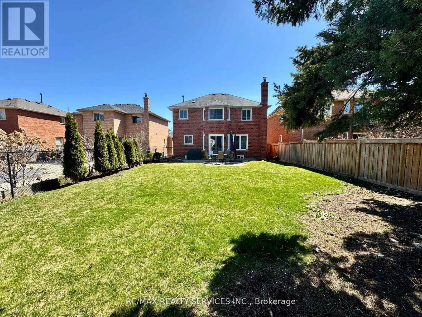 24 ROYAL VALLEY DRIVE