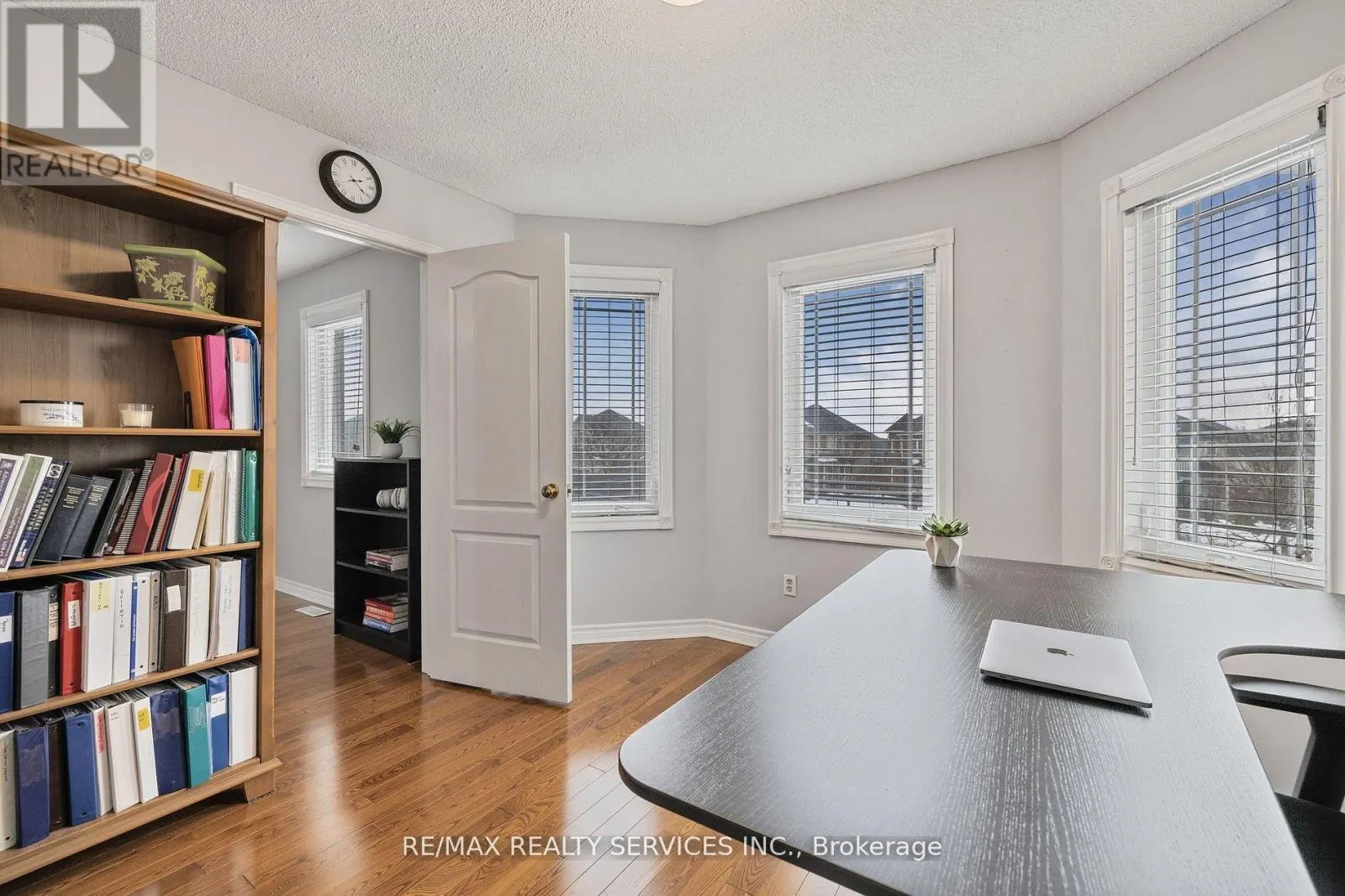 24 ROYAL VALLEY DRIVE