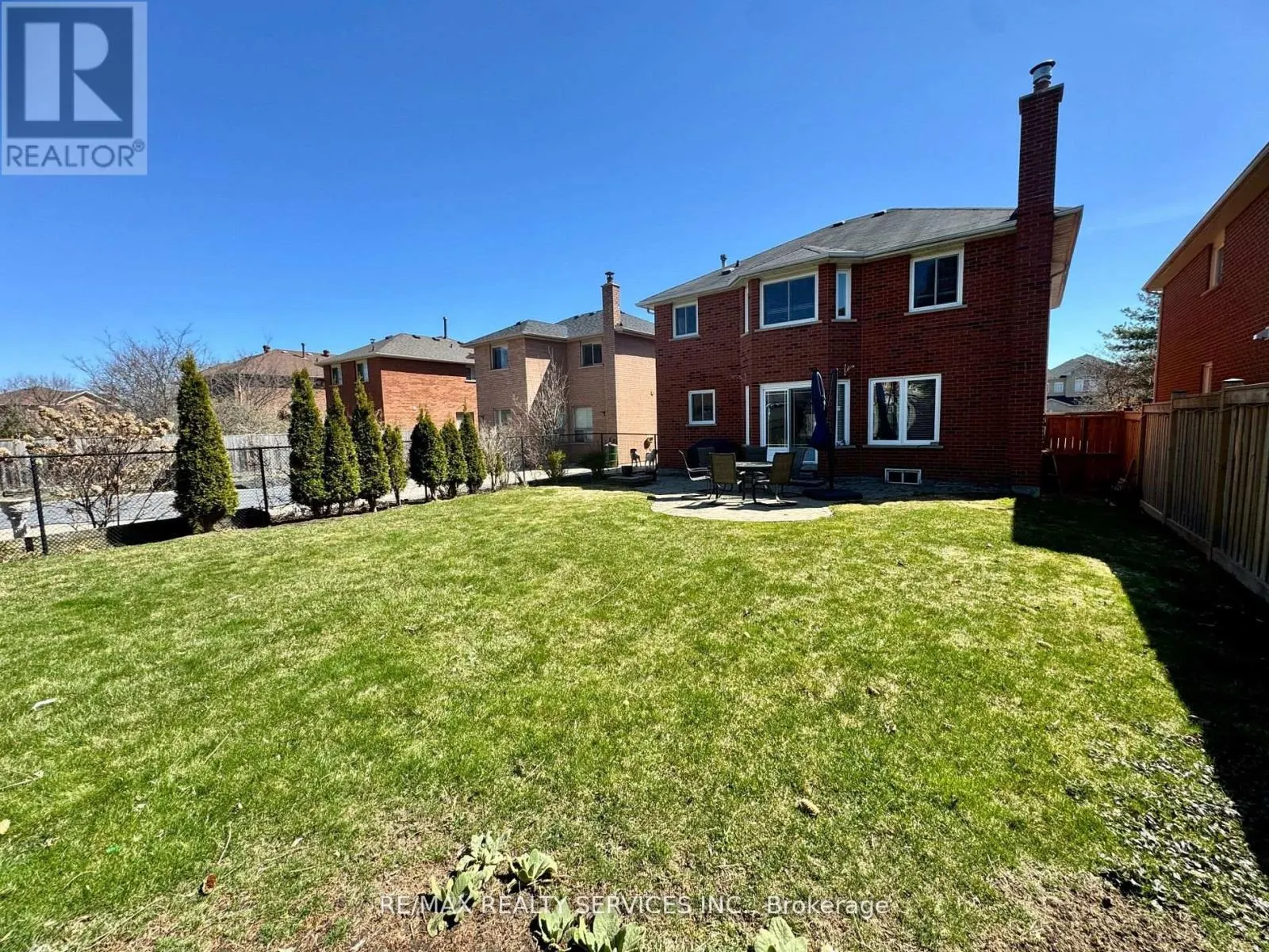 24 ROYAL VALLEY DRIVE